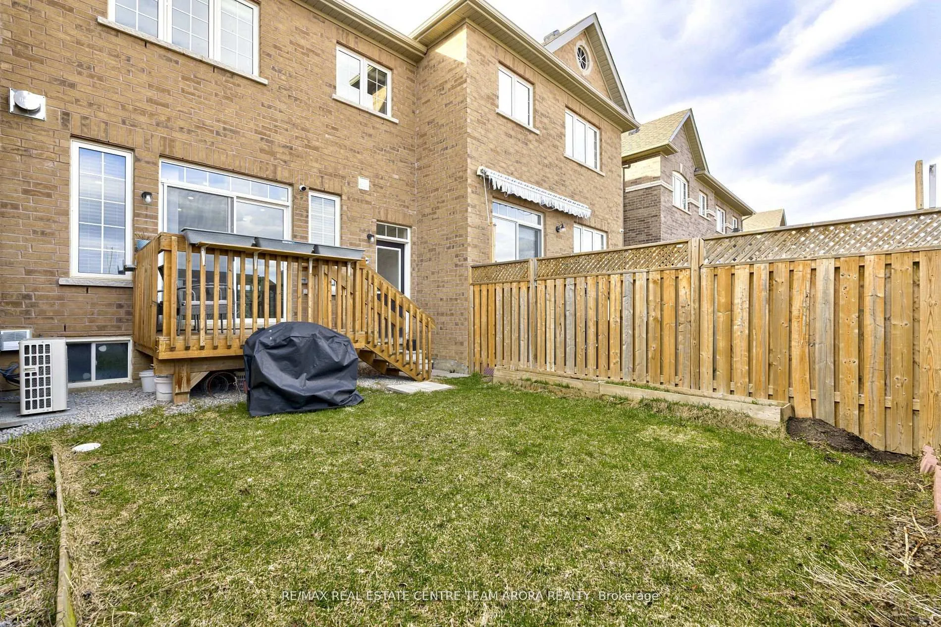 Photo 32 of 80 Finegan Circle, Brampton, Northwest Brampton — HOMEH