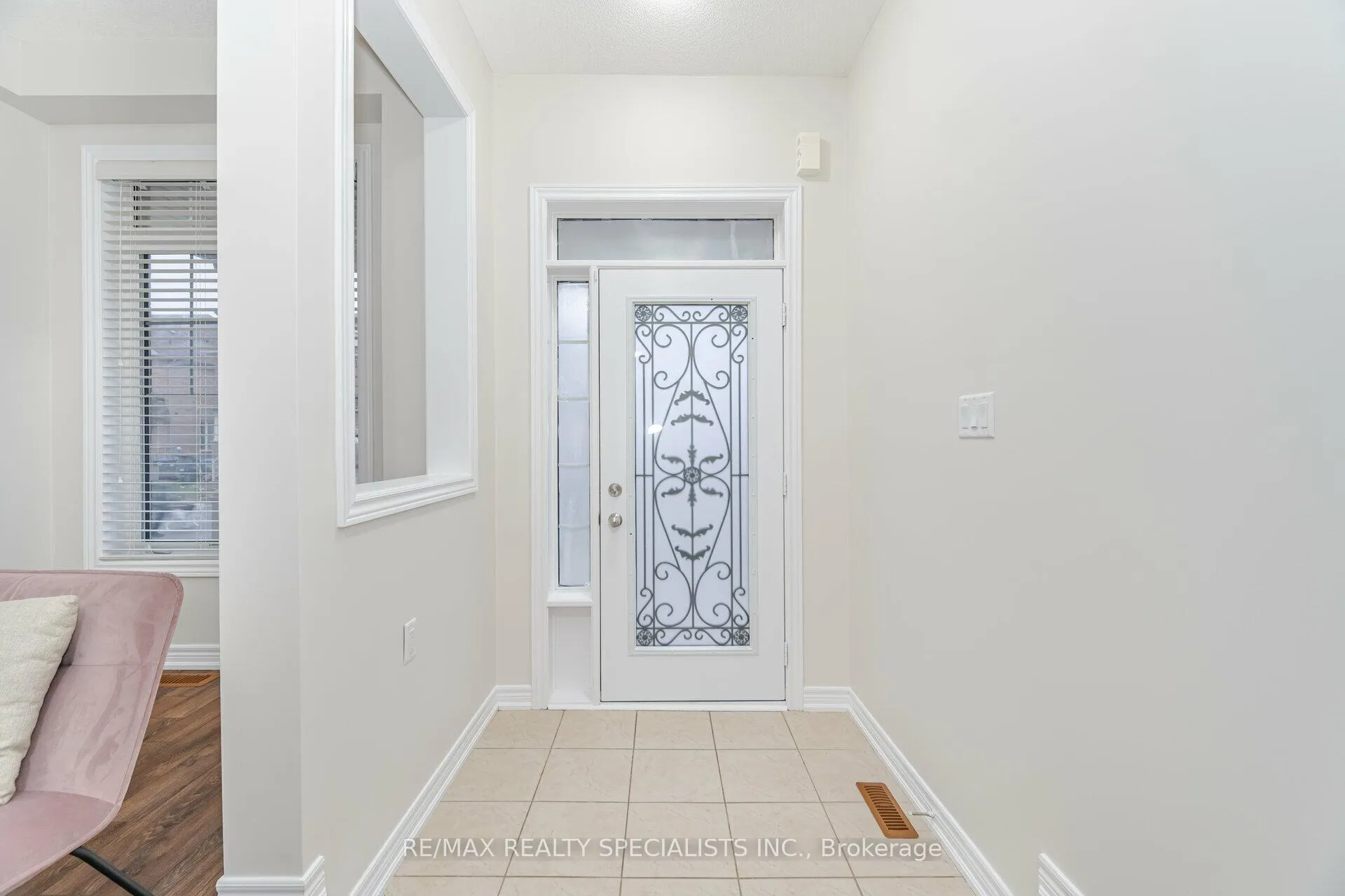 Photo 5 of 90 Truro Circle, Brampton, Northwest Brampton — HOMEH