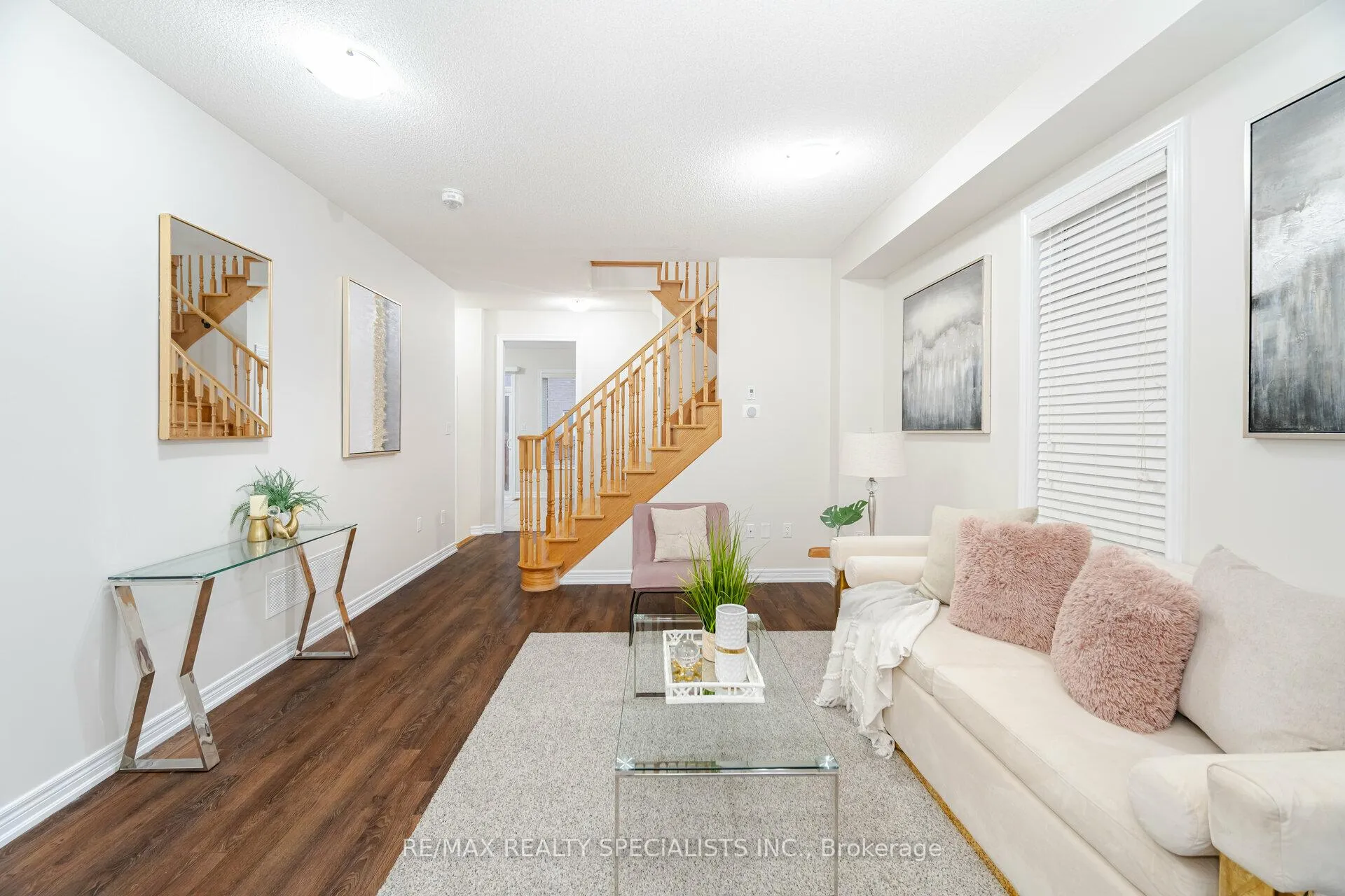 Photo 8 of 90 Truro Circle, Brampton, Northwest Brampton — HOMEH