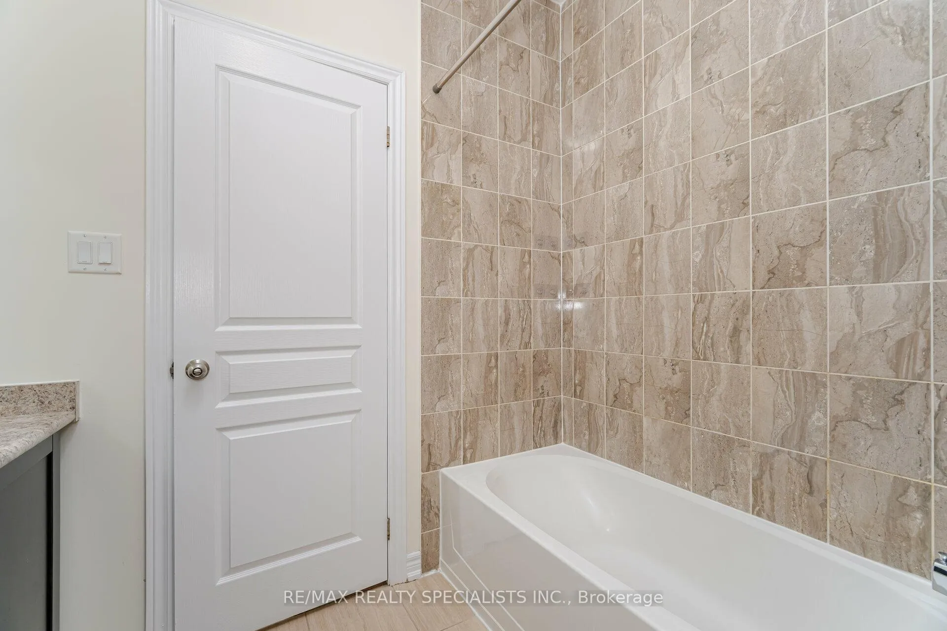 Photo 25 of 90 Truro Circle, Brampton, Northwest Brampton — HOMEH