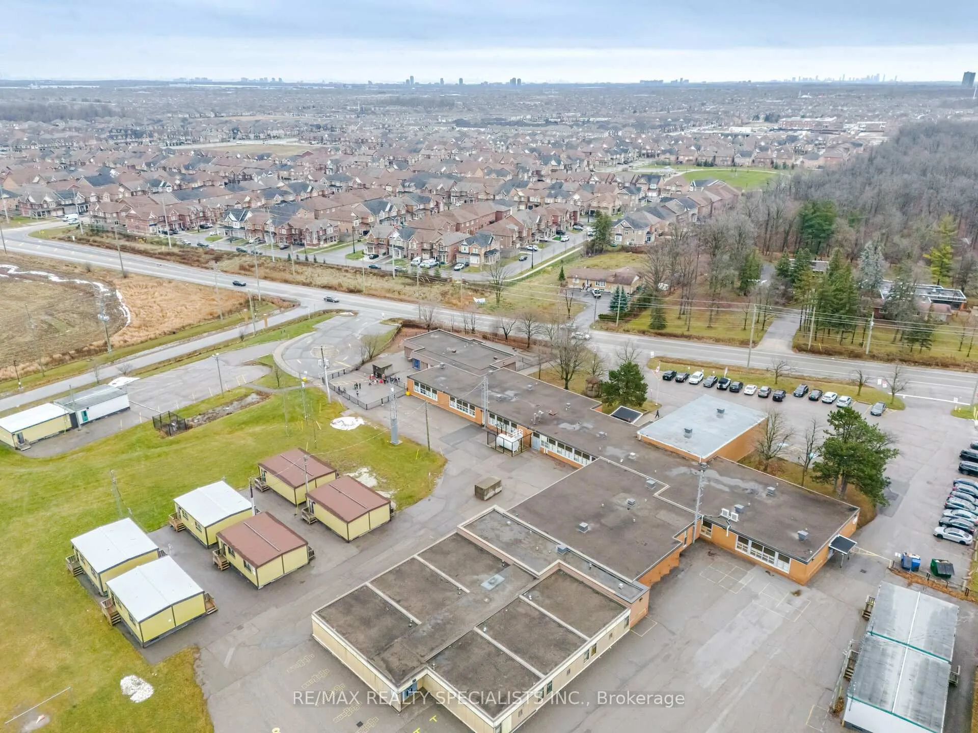 Photo 38 of 90 Truro Circle, Brampton, Northwest Brampton — HOMEH