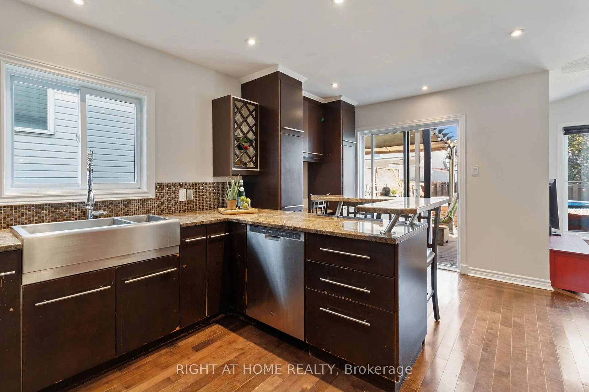 Photo 12 of 139 Locheland Crescent, Ottawa, Barrhaven East — HOMEH