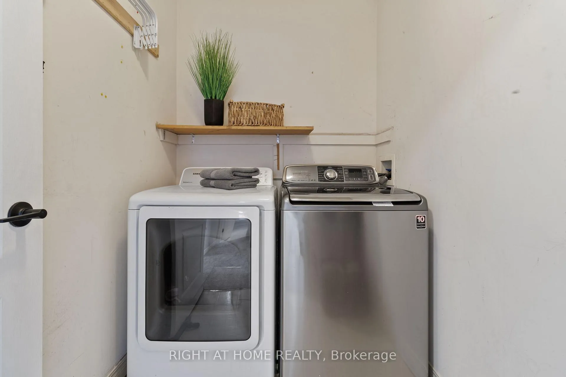 Photo 26 of 139 Locheland Crescent, Ottawa, Barrhaven East — HOMEH