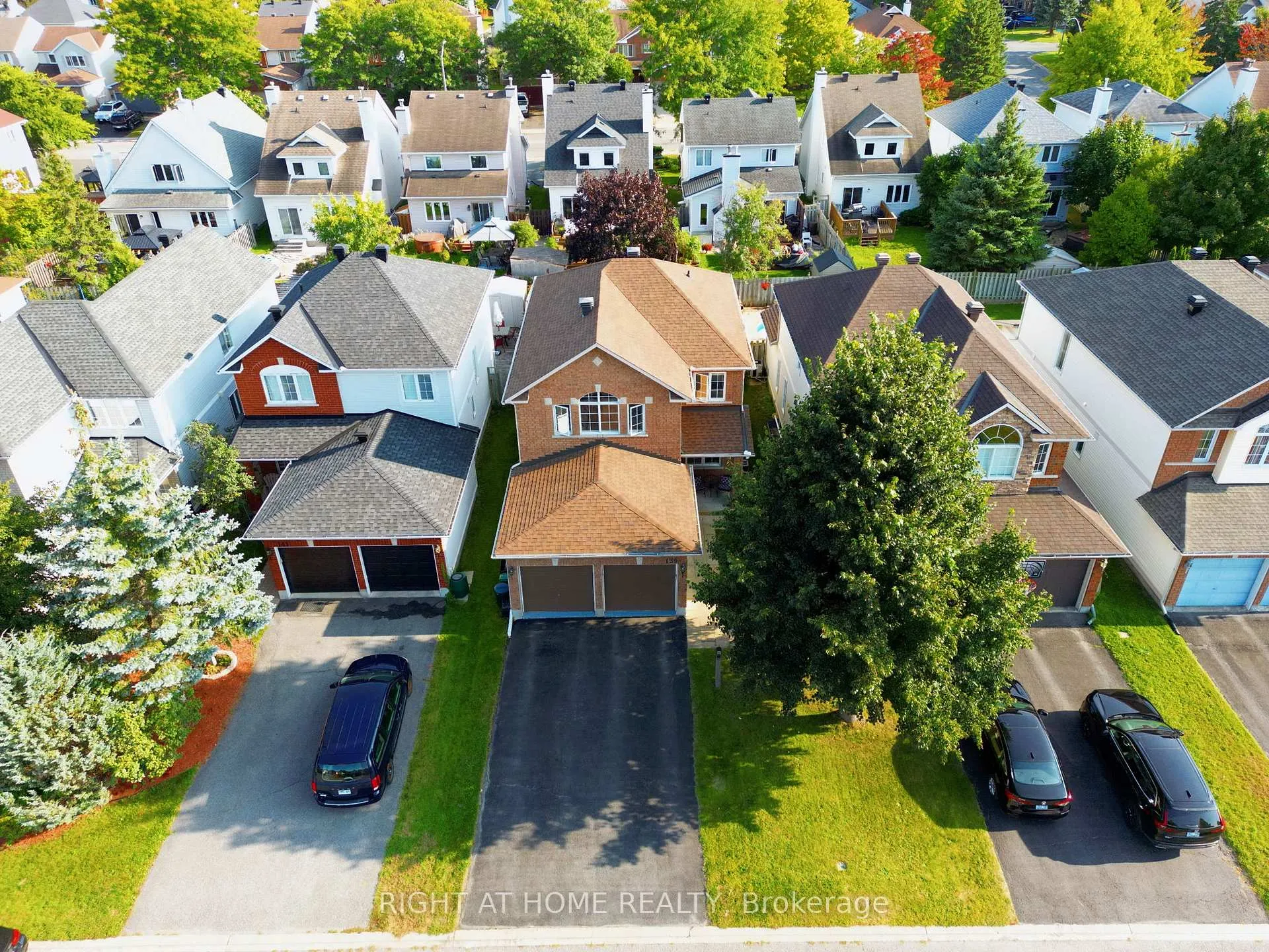 Photo 36 of 139 Locheland Crescent, Ottawa, Barrhaven East — HOMEH