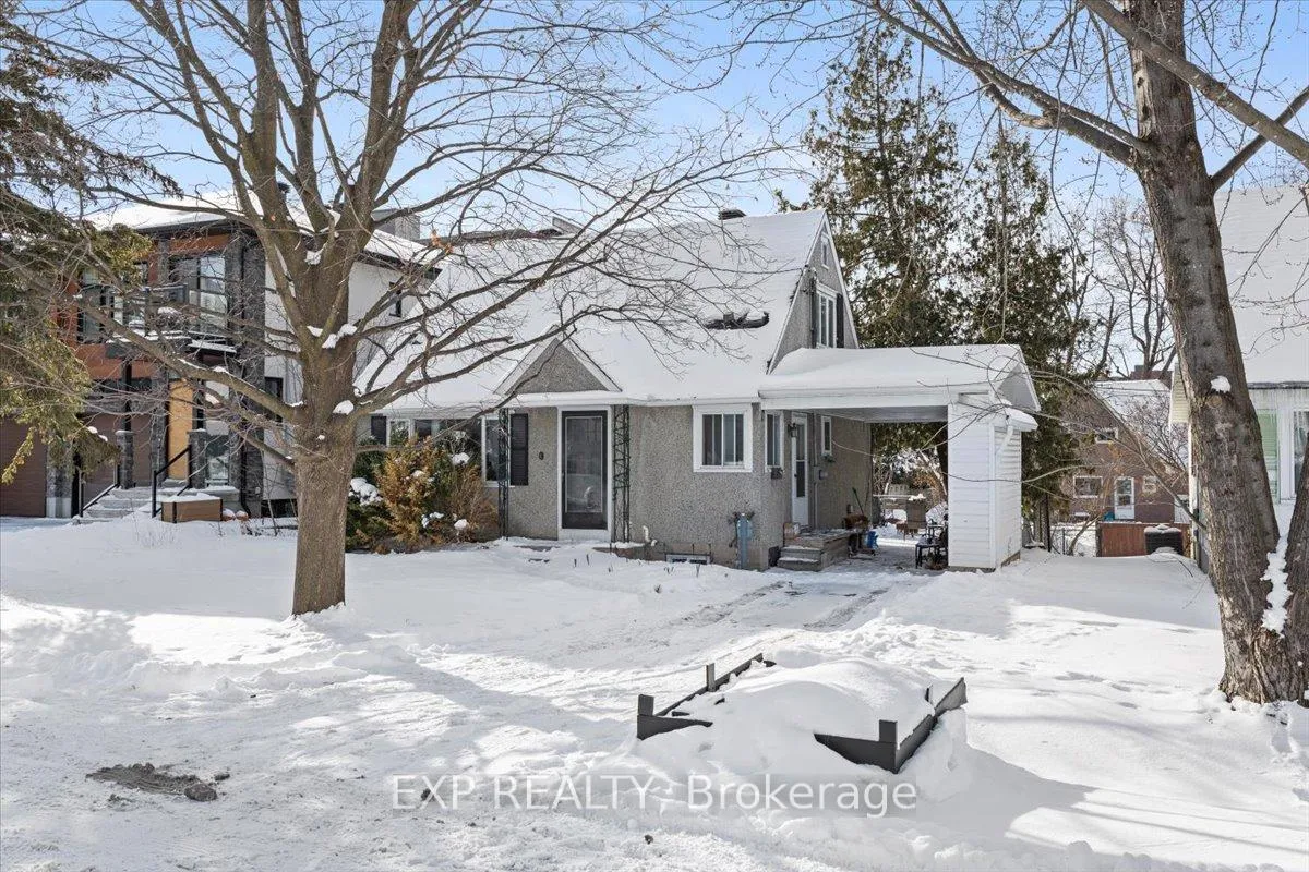 Front of 494 Wentworth Avenue