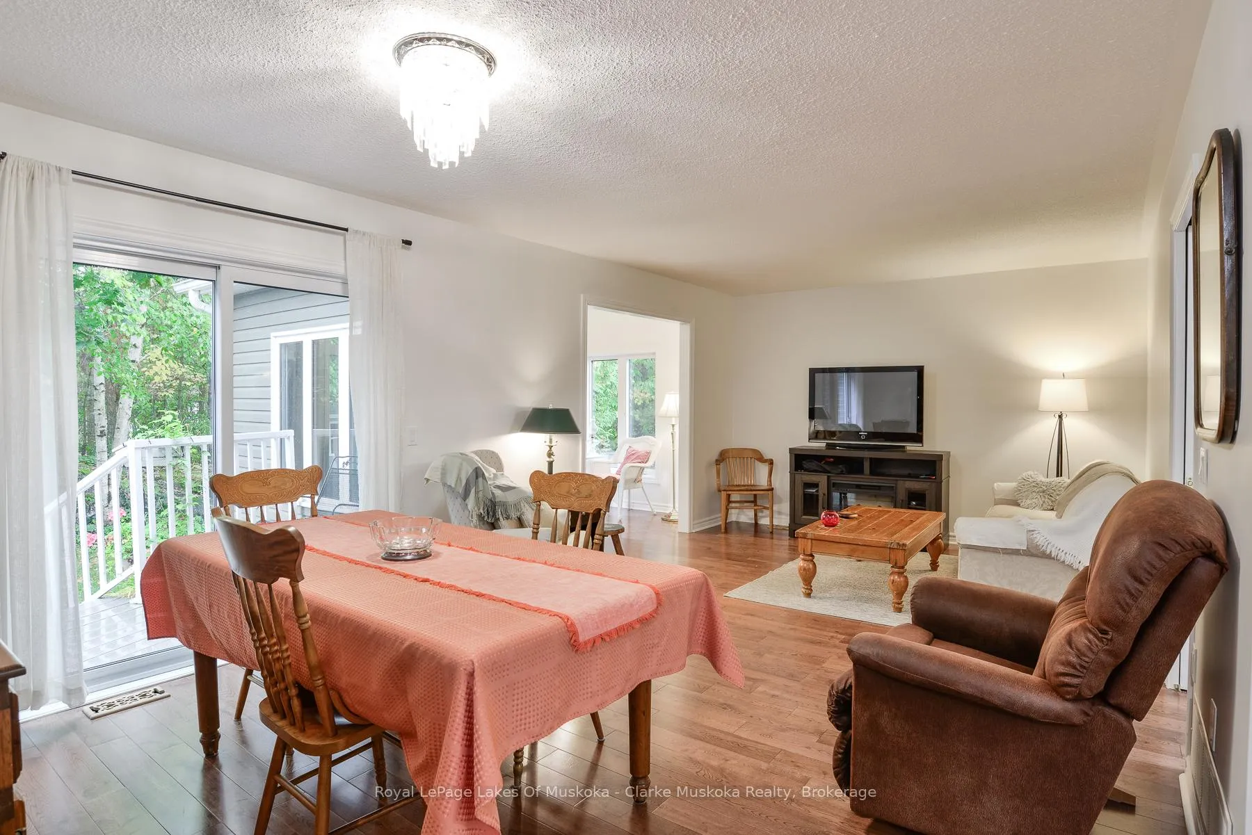 Photo 4 of 77 Hedgewood Lane, Gravenhurst, Muskoka (S) — HOMEH