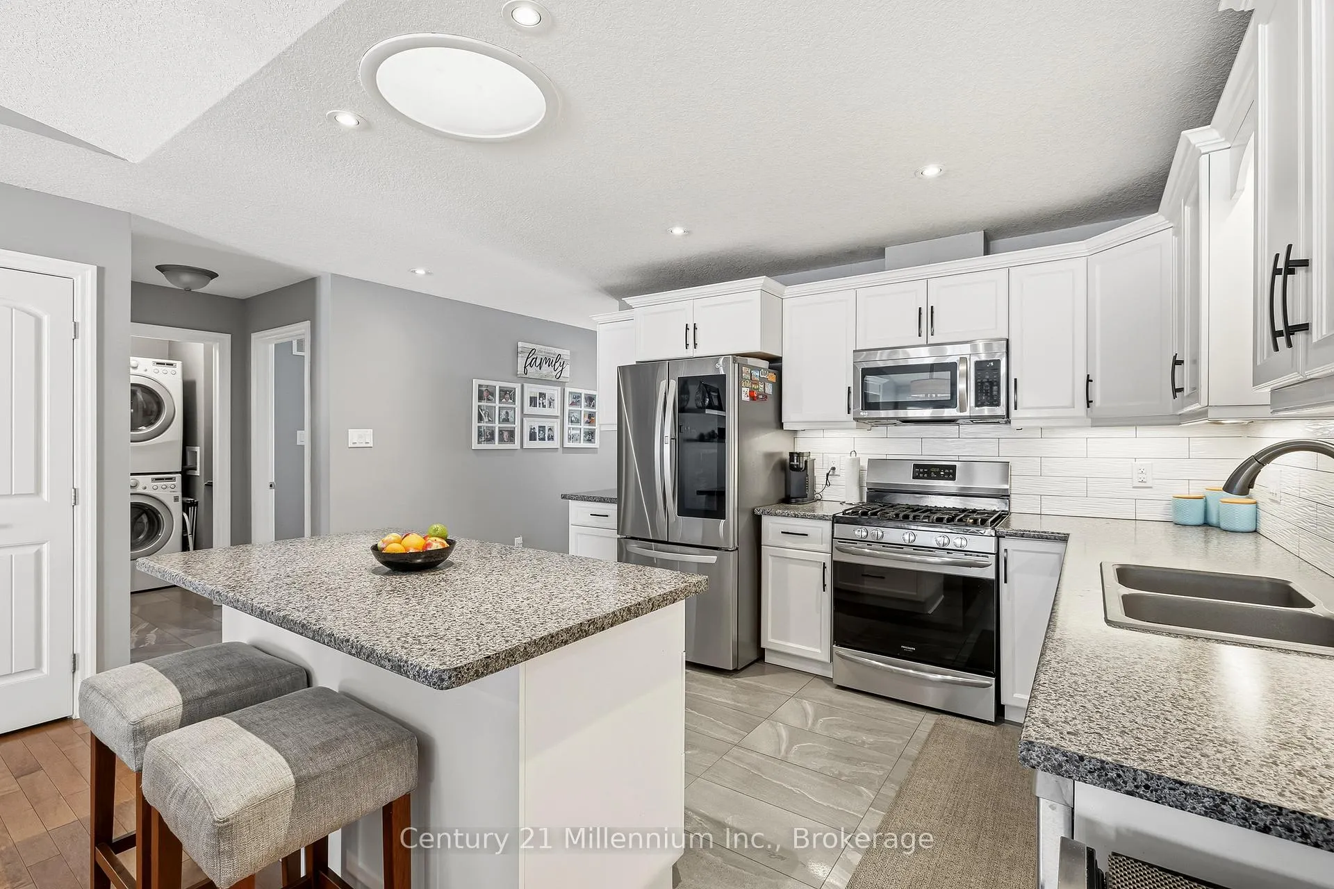 Photo 9 of 41 Garden Grove, Wasaga Beach — HOMEH