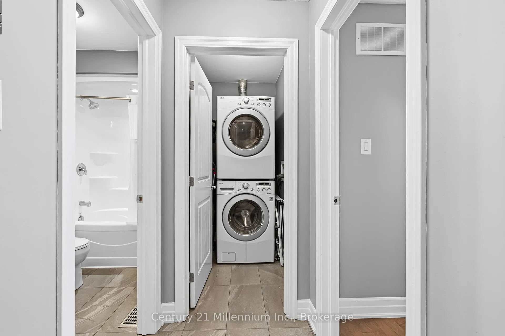 Photo 24 of 41 Garden Grove, Wasaga Beach — HOMEH