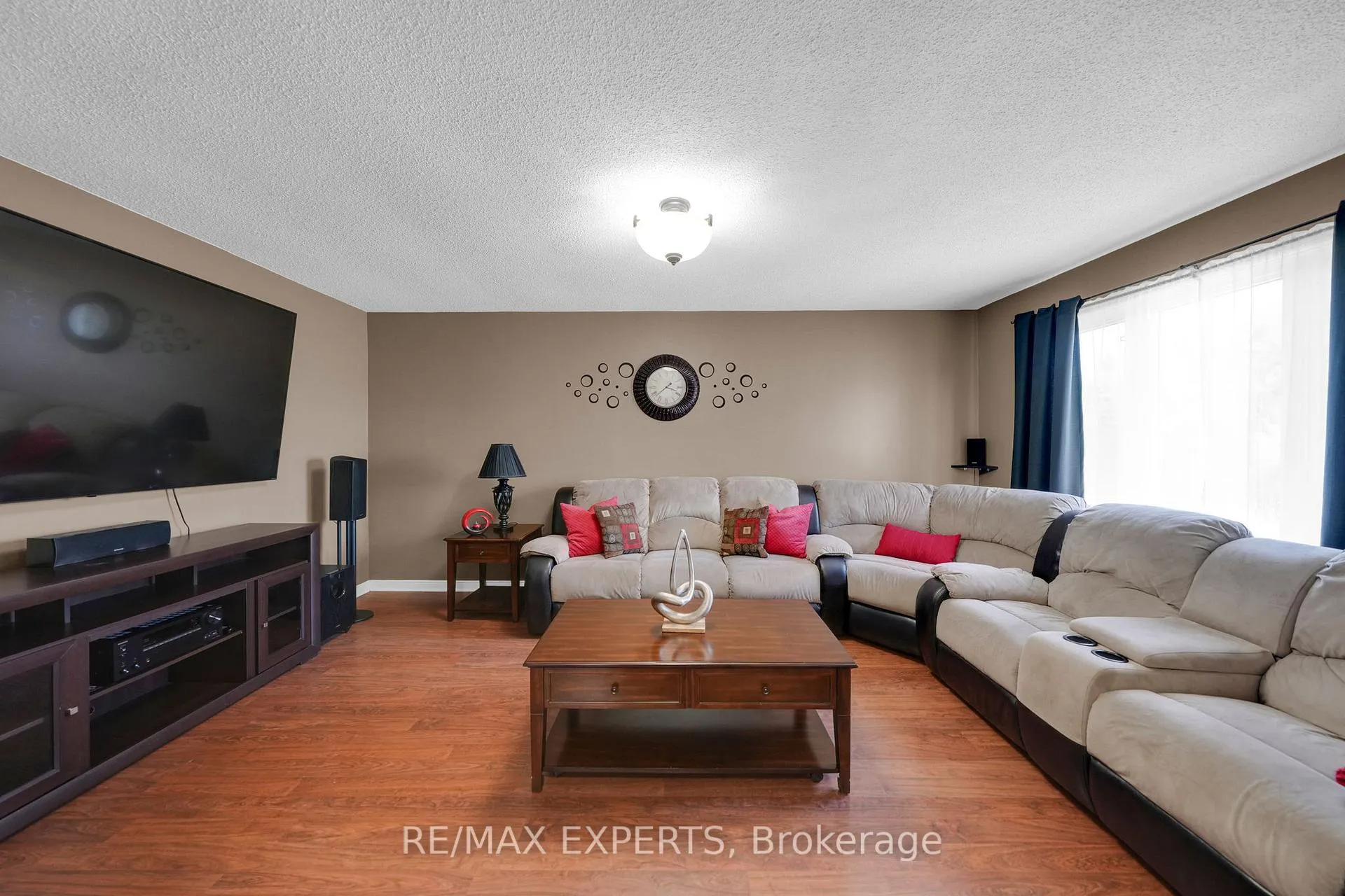 Photo 9 of 176 Conestoga Drive, Brampton, Heart Lake — HOMEH