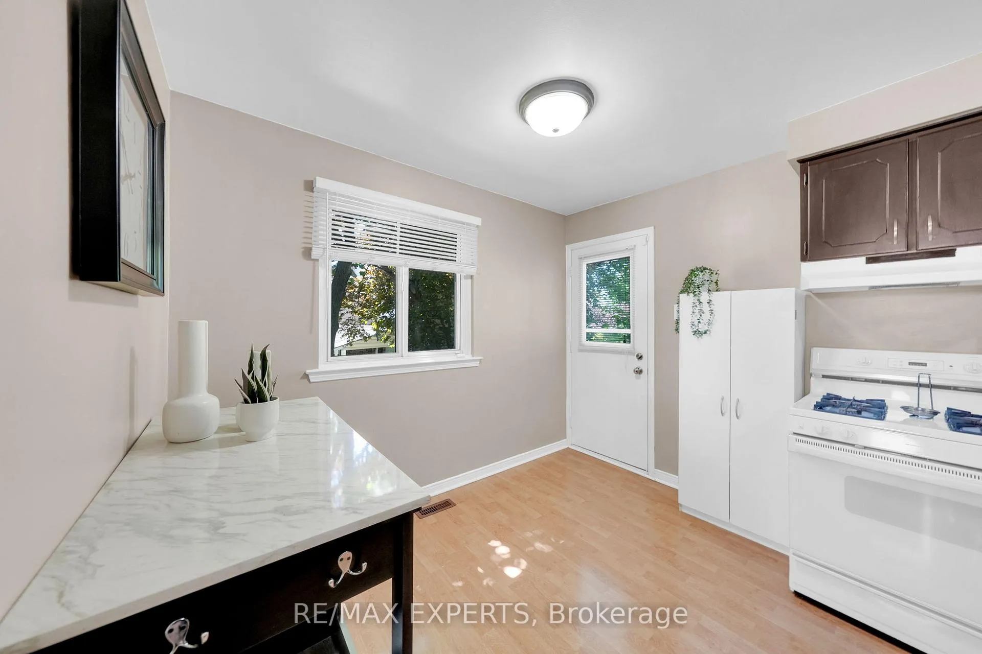 Photo 13 of 176 Conestoga Drive, Brampton, Heart Lake — HOMEH