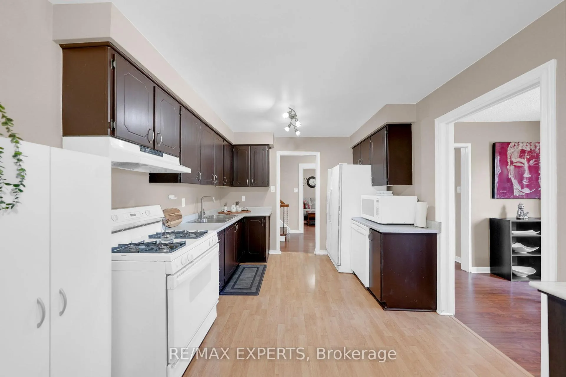 Photo 15 of 176 Conestoga Drive, Brampton, Heart Lake — HOMEH