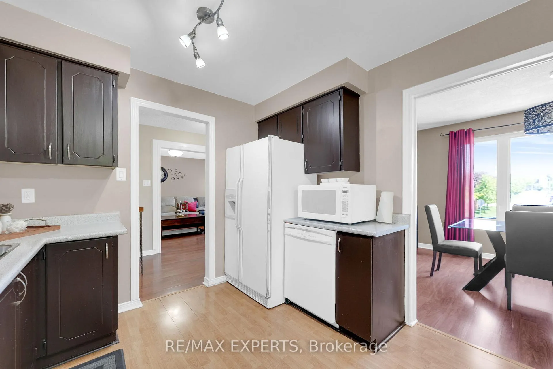 Photo 17 of 176 Conestoga Drive, Brampton, Heart Lake — HOMEH