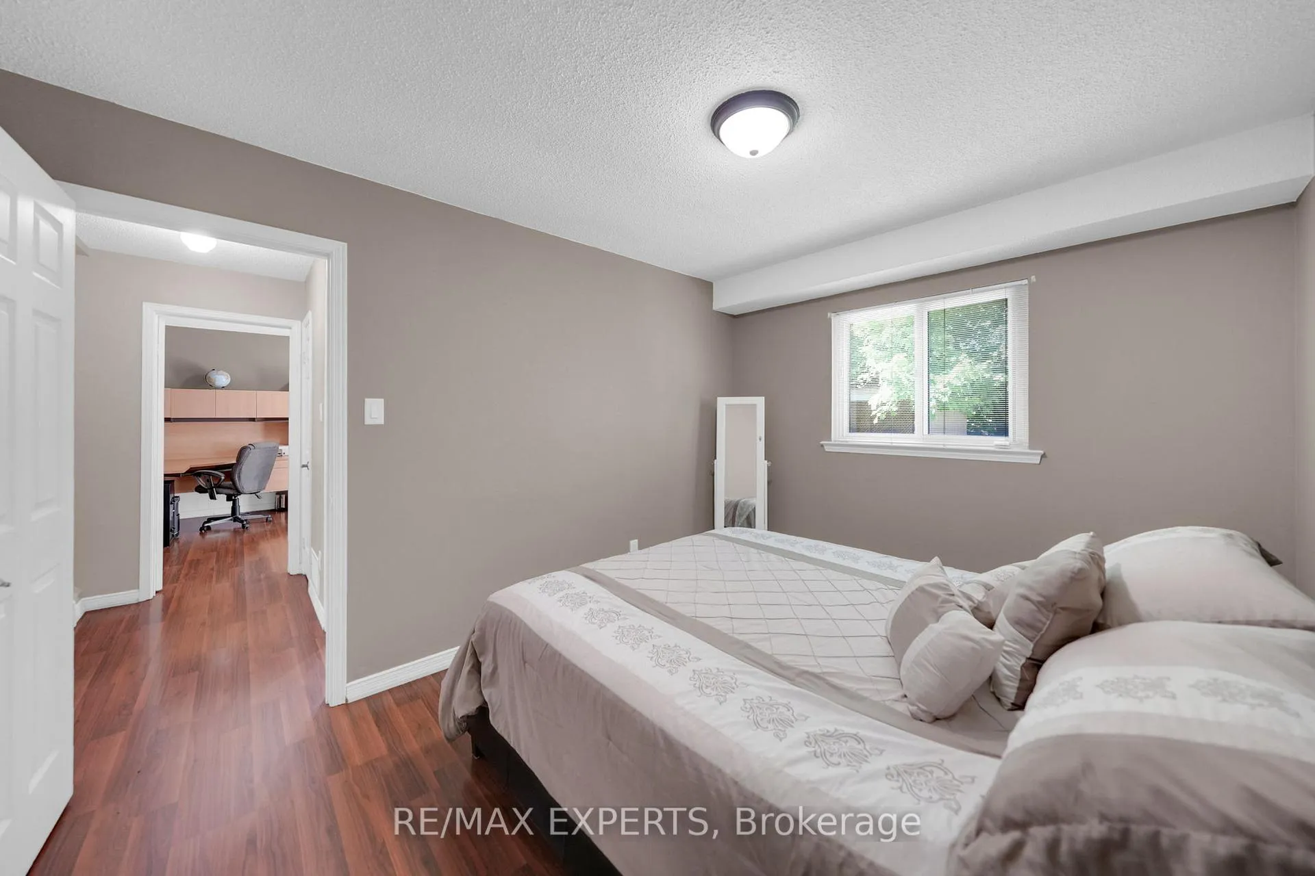 Photo 33 of 176 Conestoga Drive, Brampton, Heart Lake — HOMEH