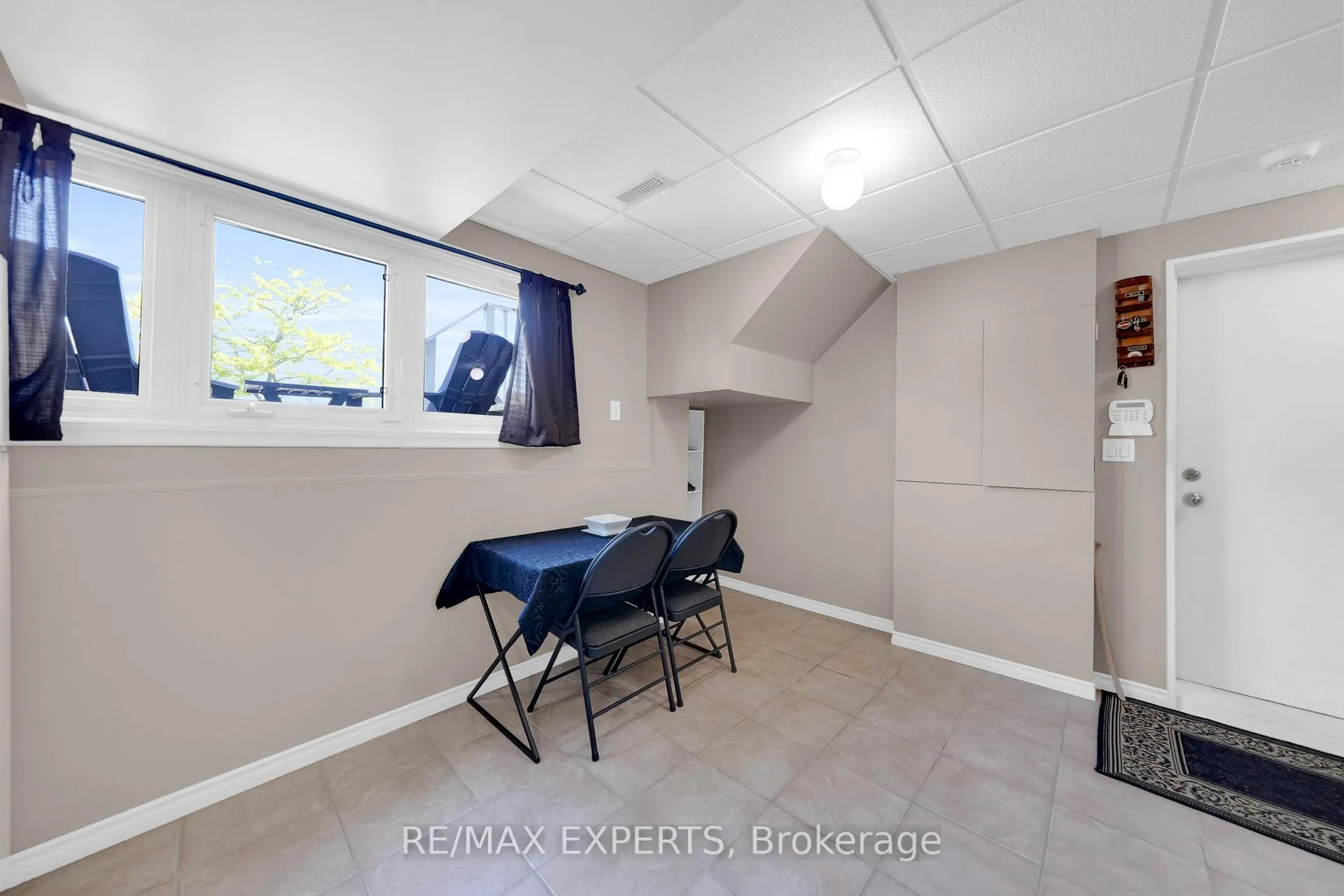 Photo 37 of 176 Conestoga Drive, Brampton, Heart Lake — HOMEH