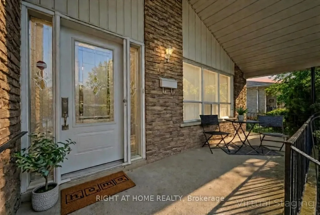 Photo 3 of 2201 Cartier Crescent, Burlington, Brant Hills — HOMEH