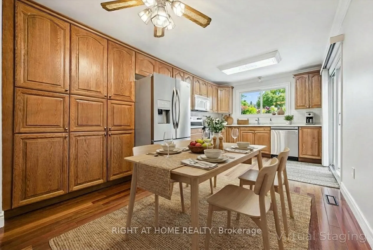 Photo 7 of 2201 Cartier Crescent, Burlington, Brant Hills — HOMEH