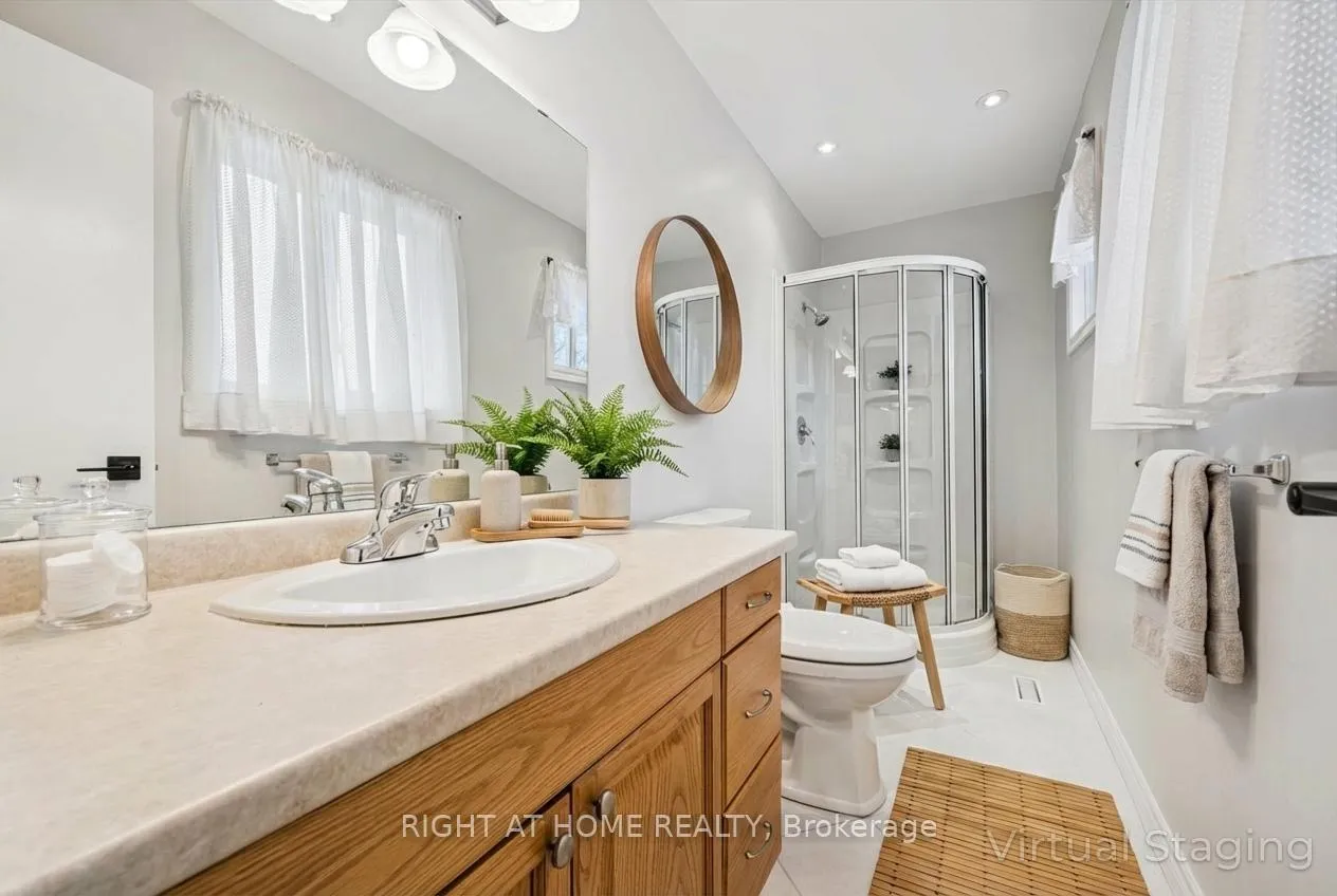 Photo 9 of 2201 Cartier Crescent, Burlington, Brant Hills — HOMEH