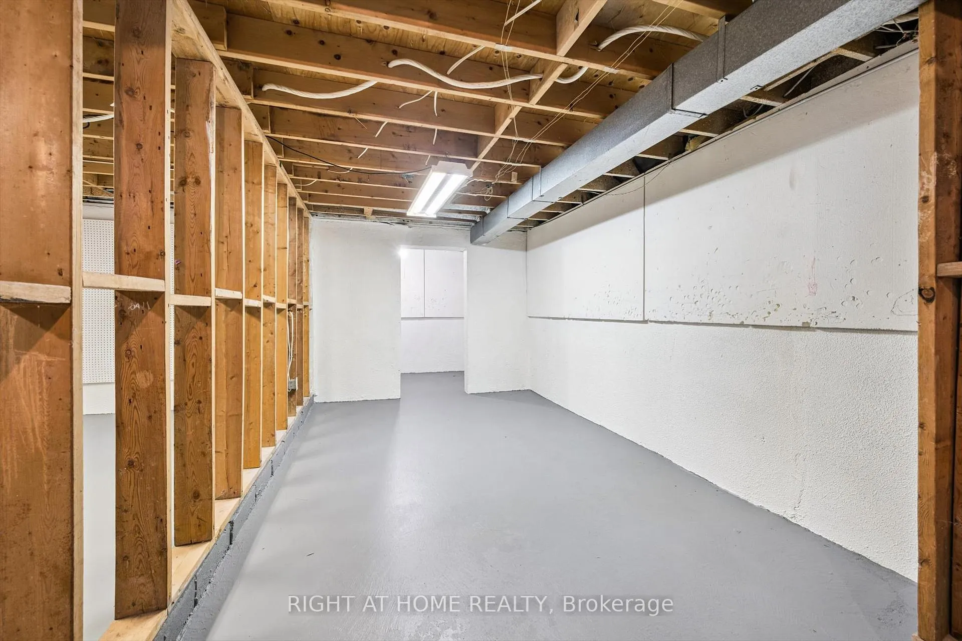 Photo 26 of 2201 Cartier Crescent, Burlington, Brant Hills — HOMEH