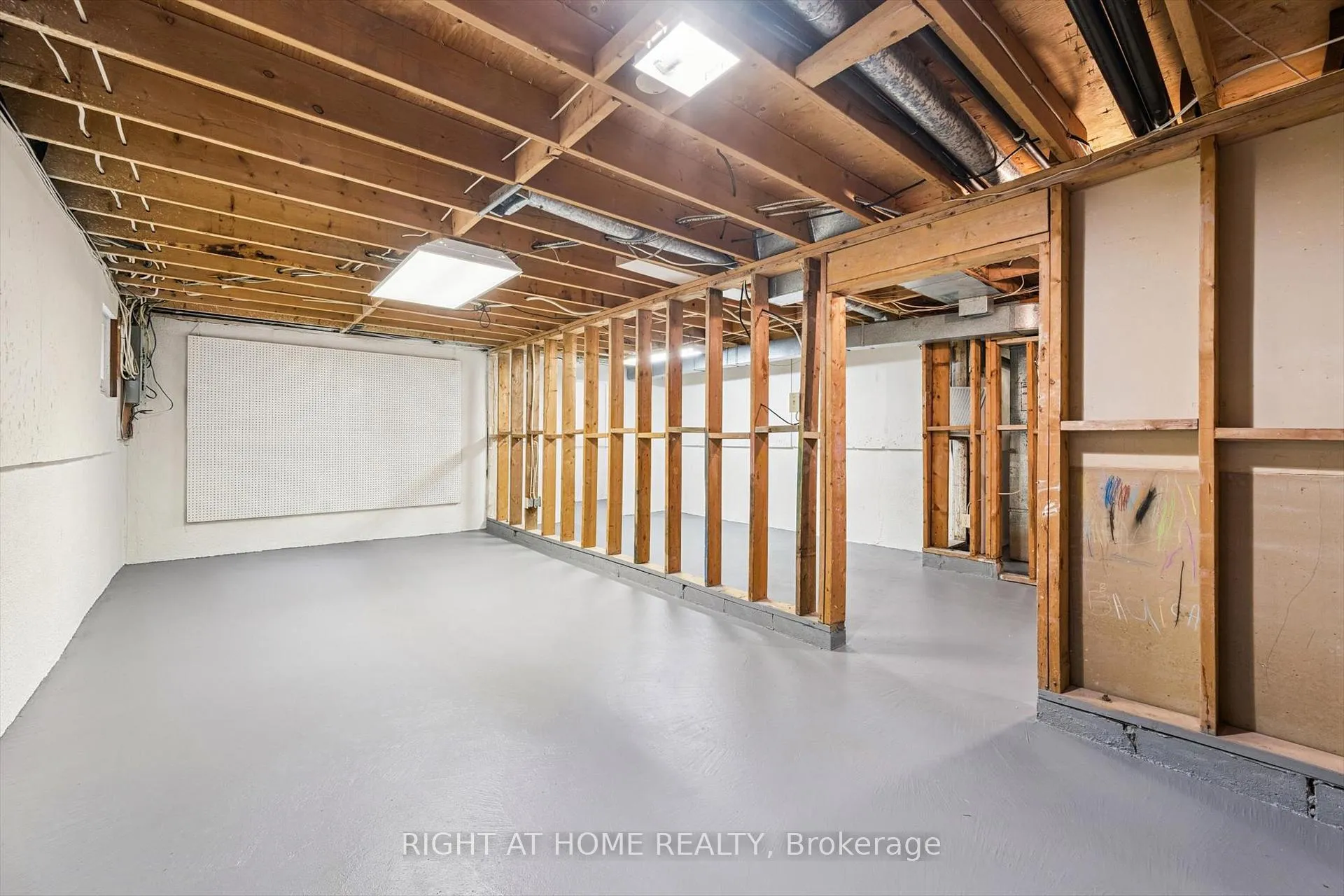 Photo 27 of 2201 Cartier Crescent, Burlington, Brant Hills — HOMEH