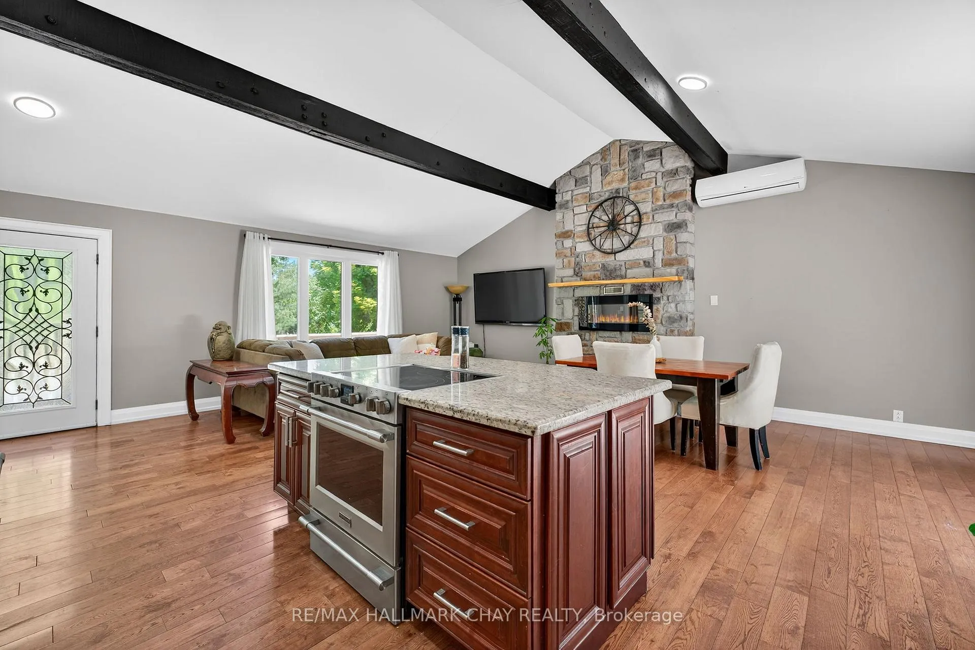 Photo 11 of 135 Big Bay Point Road, Innisfil, Rural Innisfil — HOMEH