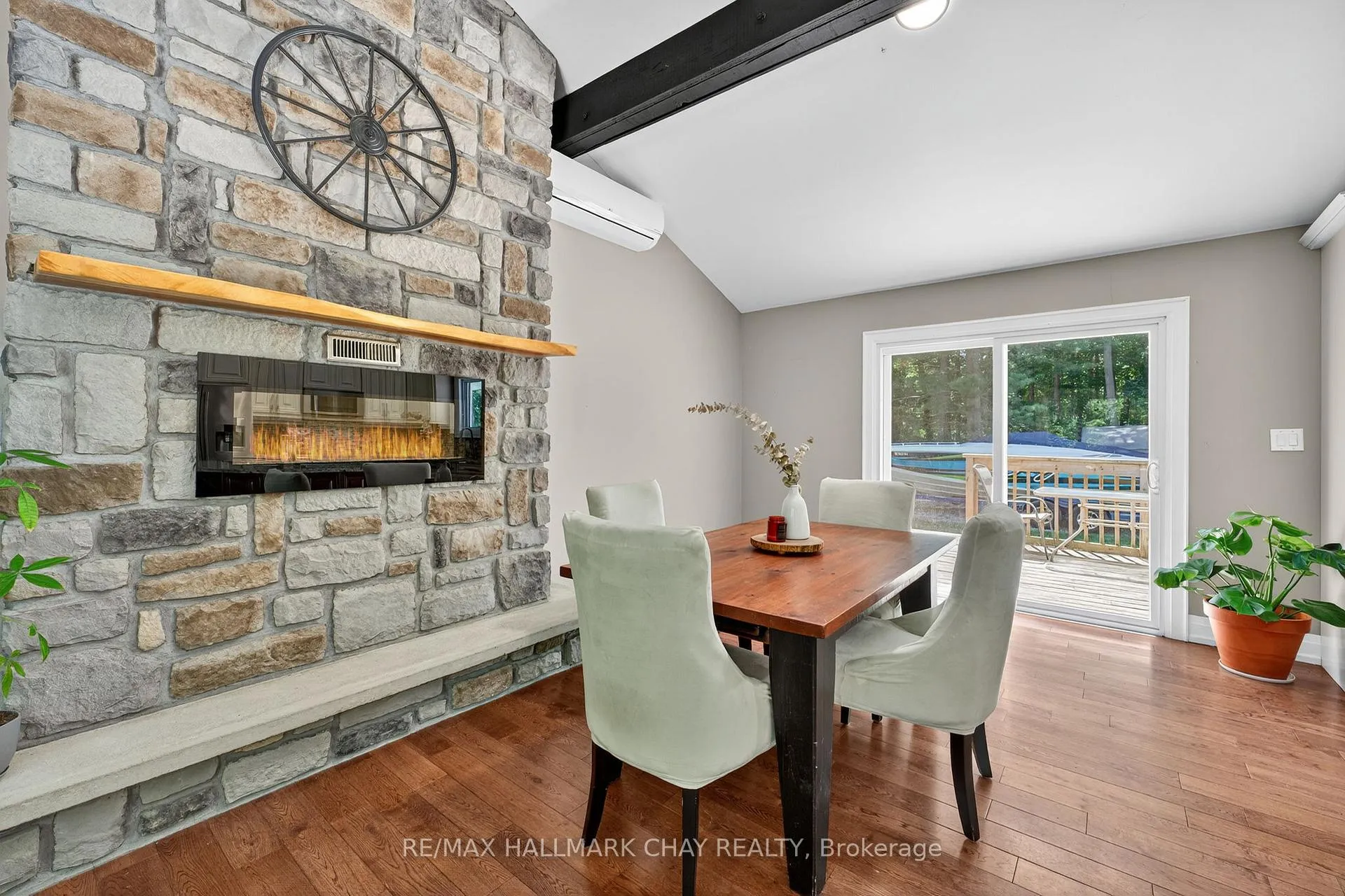 Photo 13 of 135 Big Bay Point Road, Innisfil, Rural Innisfil — HOMEH