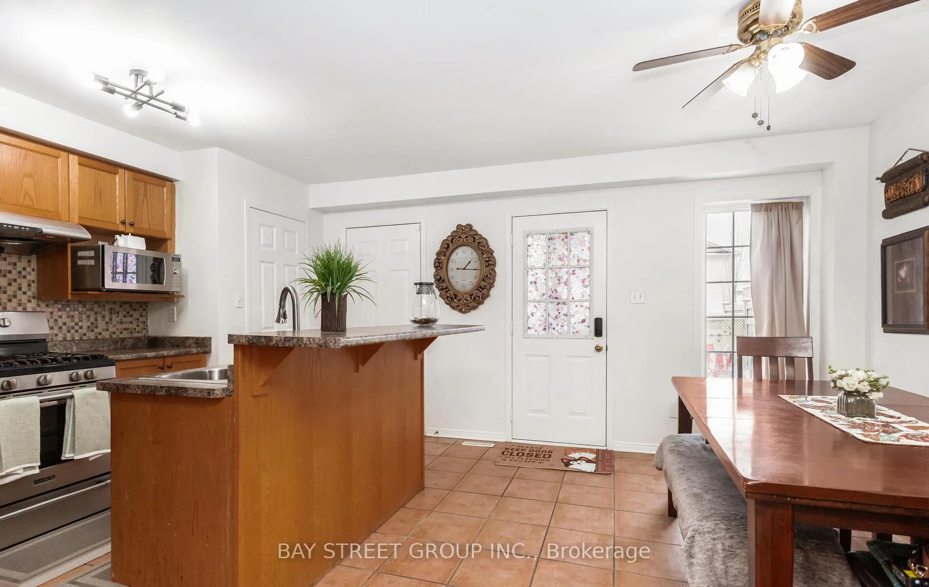 Photo 3 of 1104 Davis Lane, Milton, Dempsey — HOMEH