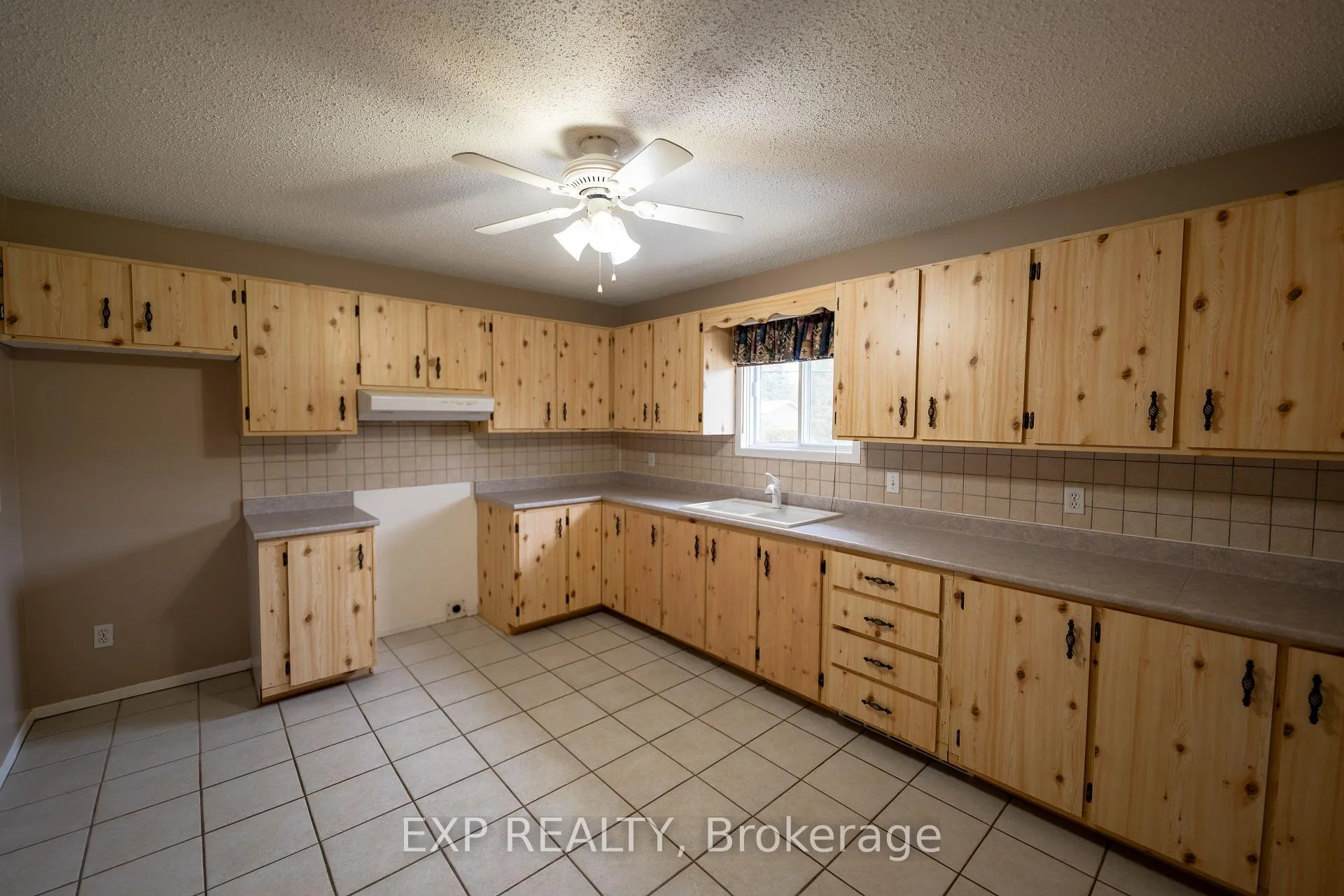 Photo 10 of 384 Limoges Road, The Nation, Limoges — HOMEH