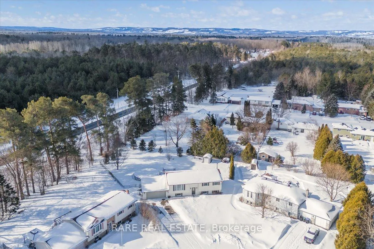 Photo 2 of 9 Tuxedo Court, Clearview, New Lowell — HOMEH
