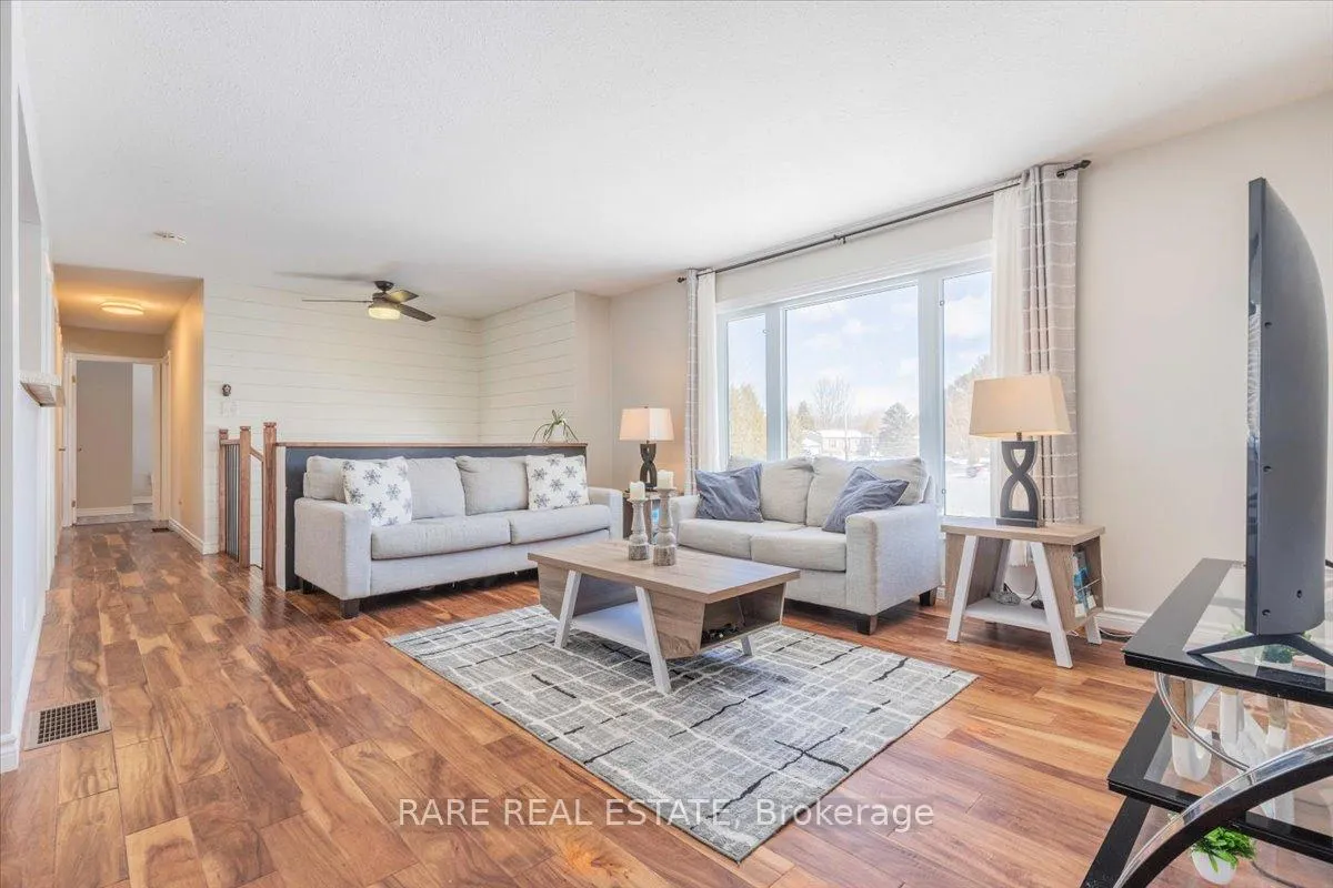 Photo 8 of 9 Tuxedo Court, Clearview, New Lowell — HOMEH