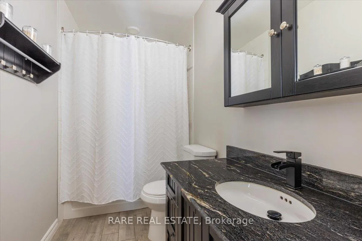 Photo 14 of 9 Tuxedo Court, Clearview, New Lowell — HOMEH