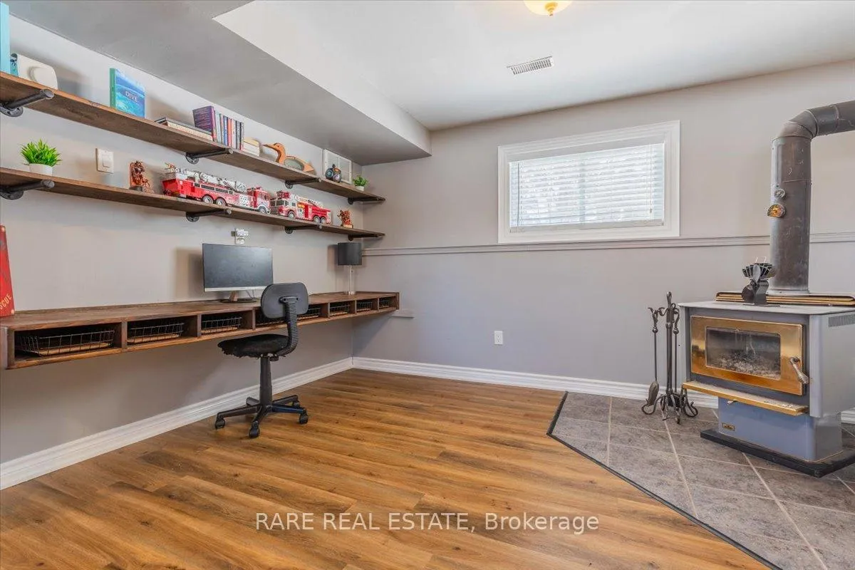 Photo 23 of 9 Tuxedo Court, Clearview, New Lowell — HOMEH