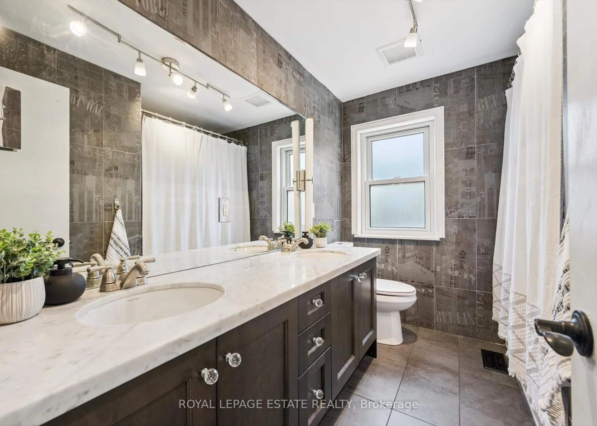 Photo 18 of 57 Nanwood Drive, Brampton, Brampton East — HOMEH