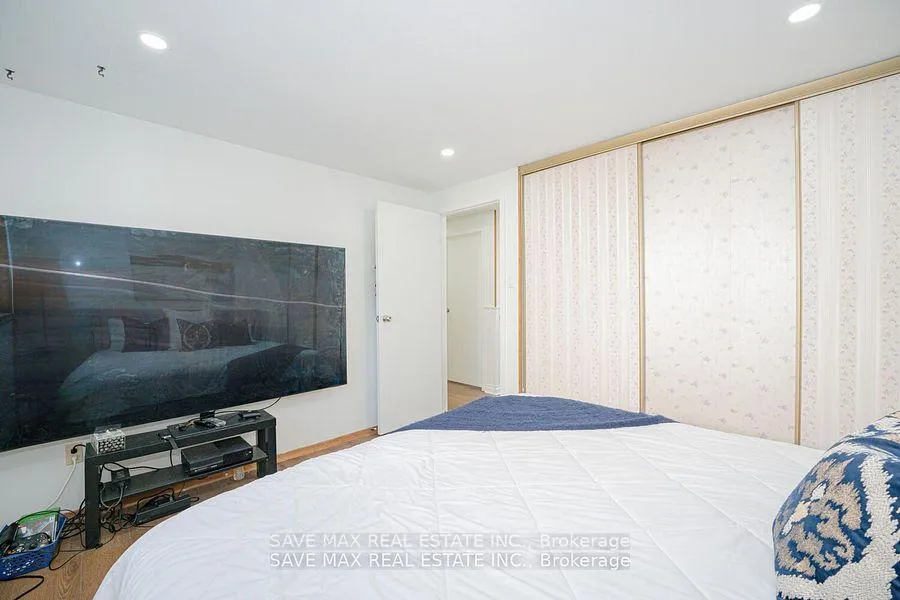 Photo 23 of 2 Geneva Crescent, Brampton, Northgate — HOMEH