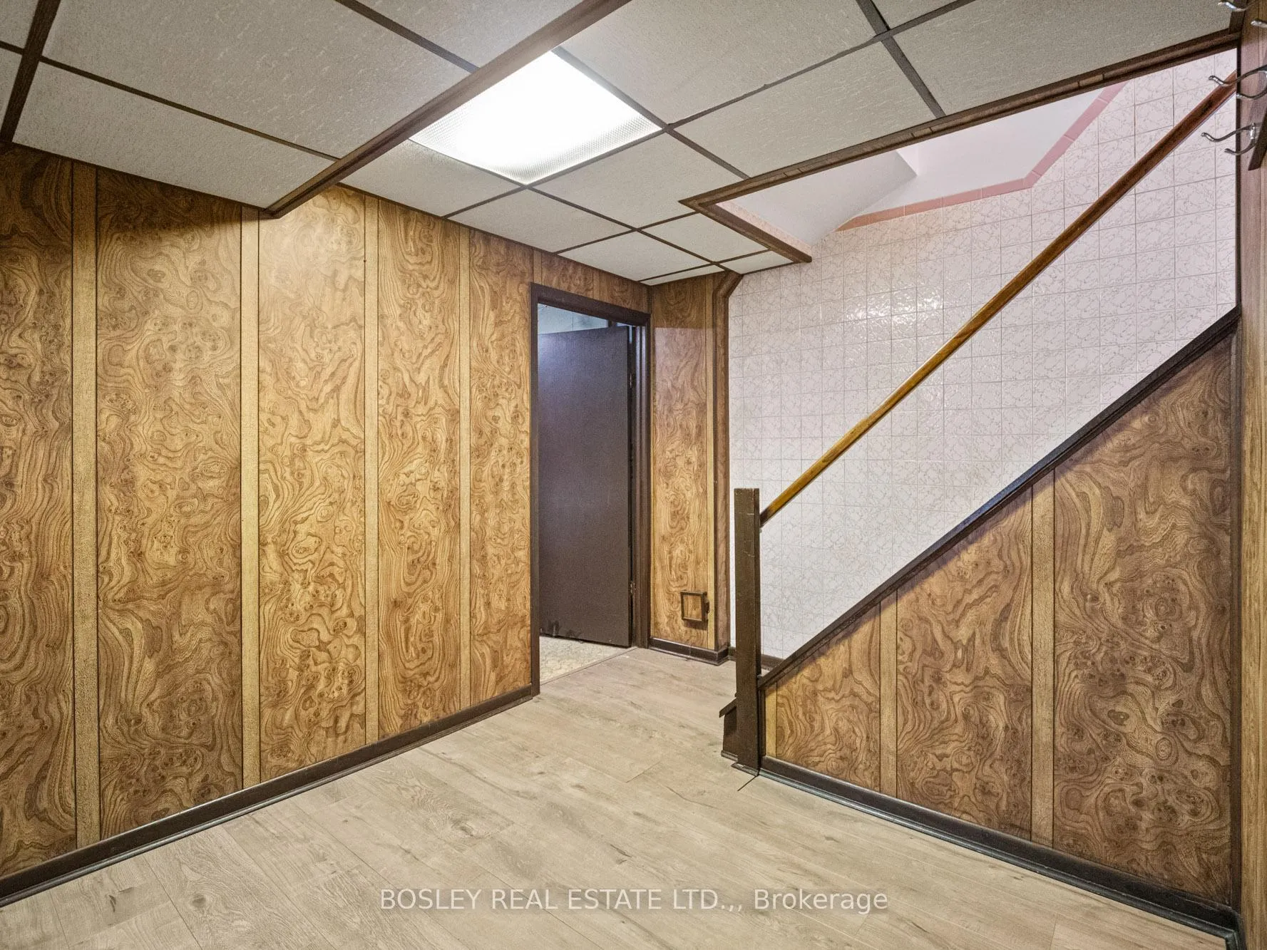 Photo 13 of 276 Gross Avenue, Welland, Broadway — HOMEH