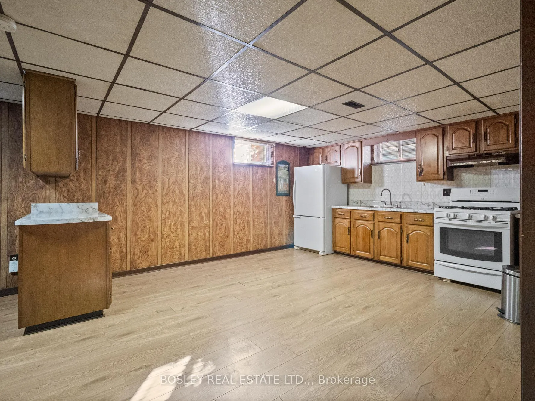 Photo 15 of 276 Gross Avenue, Welland, Broadway — HOMEH
