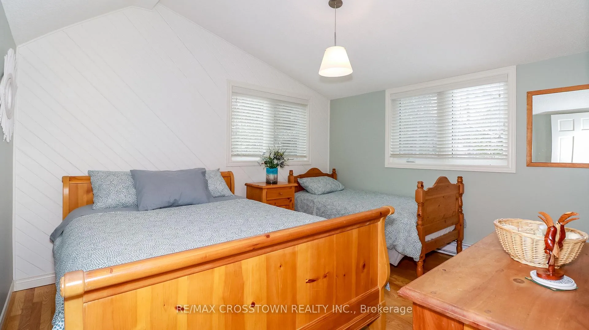 Photo 24 of 283 Cedar Avenue, Meaford — HOMEH