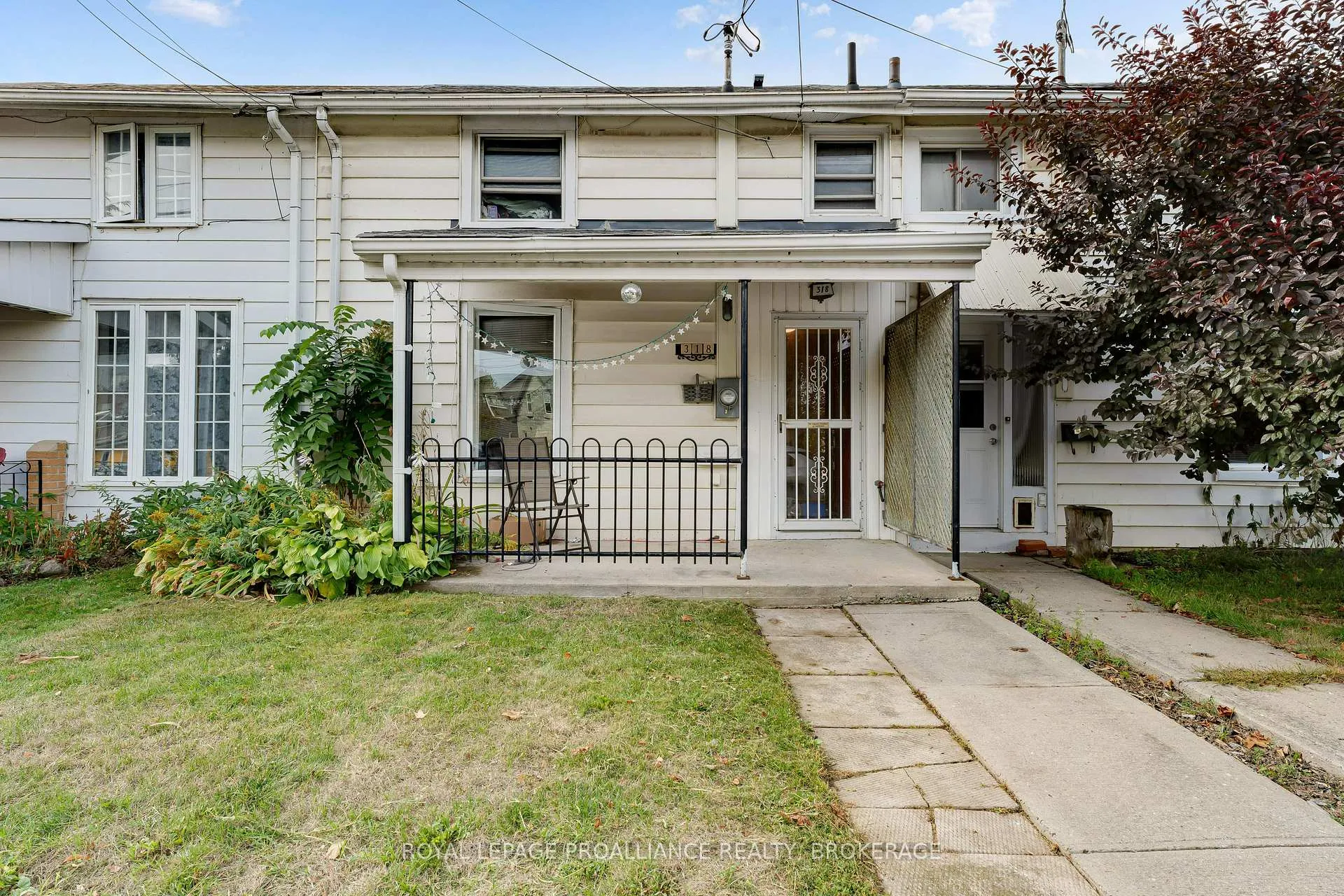 Photo 2 of 318 Sydenham Street, Kingston, East of Sir John A. Blvd — HOMEH