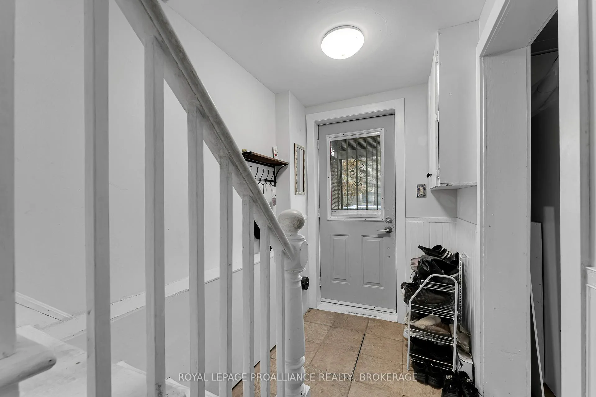 Photo 3 of 318 Sydenham Street, Kingston, East of Sir John A. Blvd — HOMEH