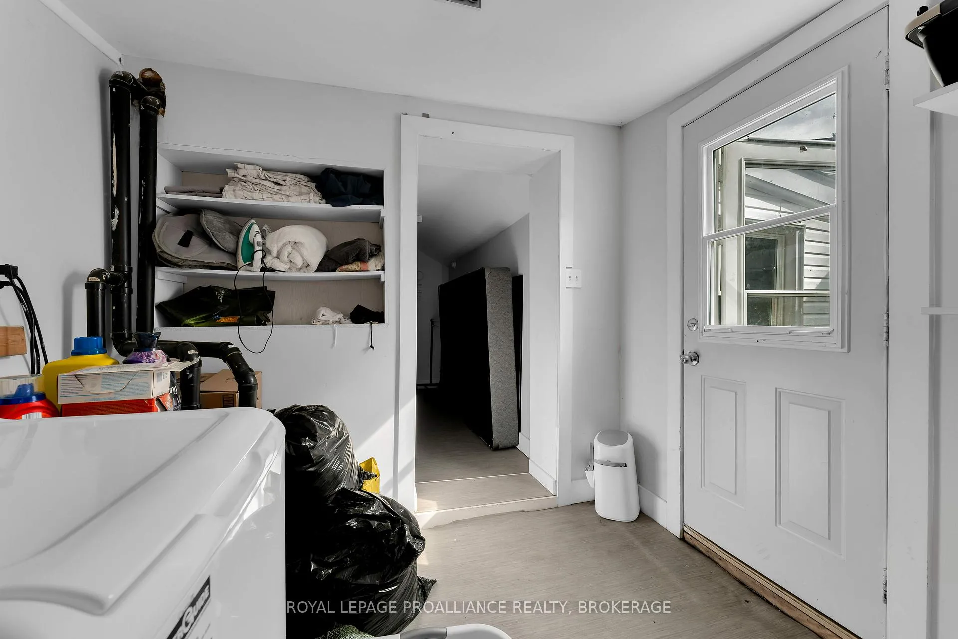 Photo 16 of 318 Sydenham Street, Kingston, East of Sir John A. Blvd — HOMEH
