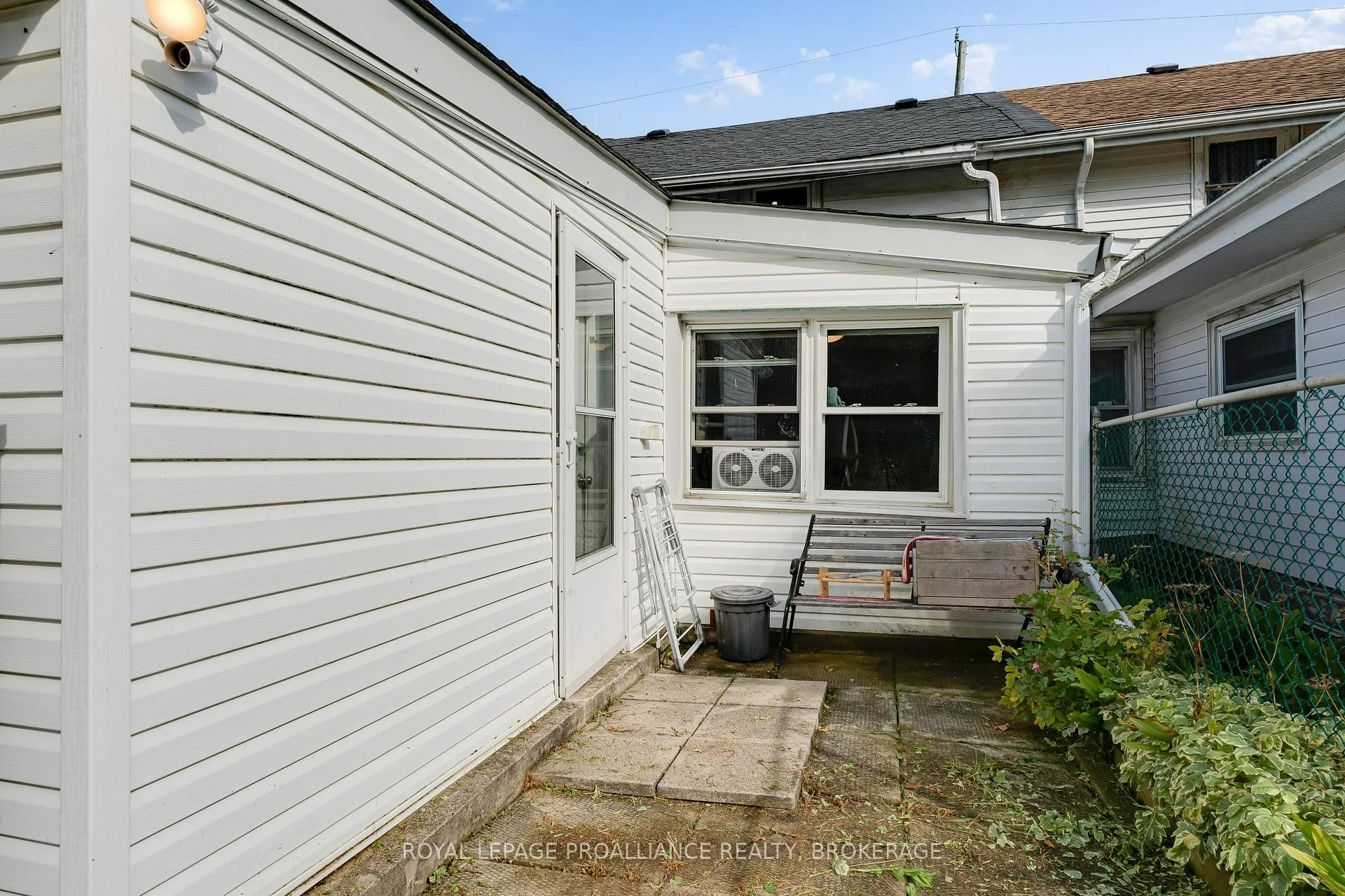 Photo 27 of 318 Sydenham Street, Kingston, East of Sir John A. Blvd — HOMEH