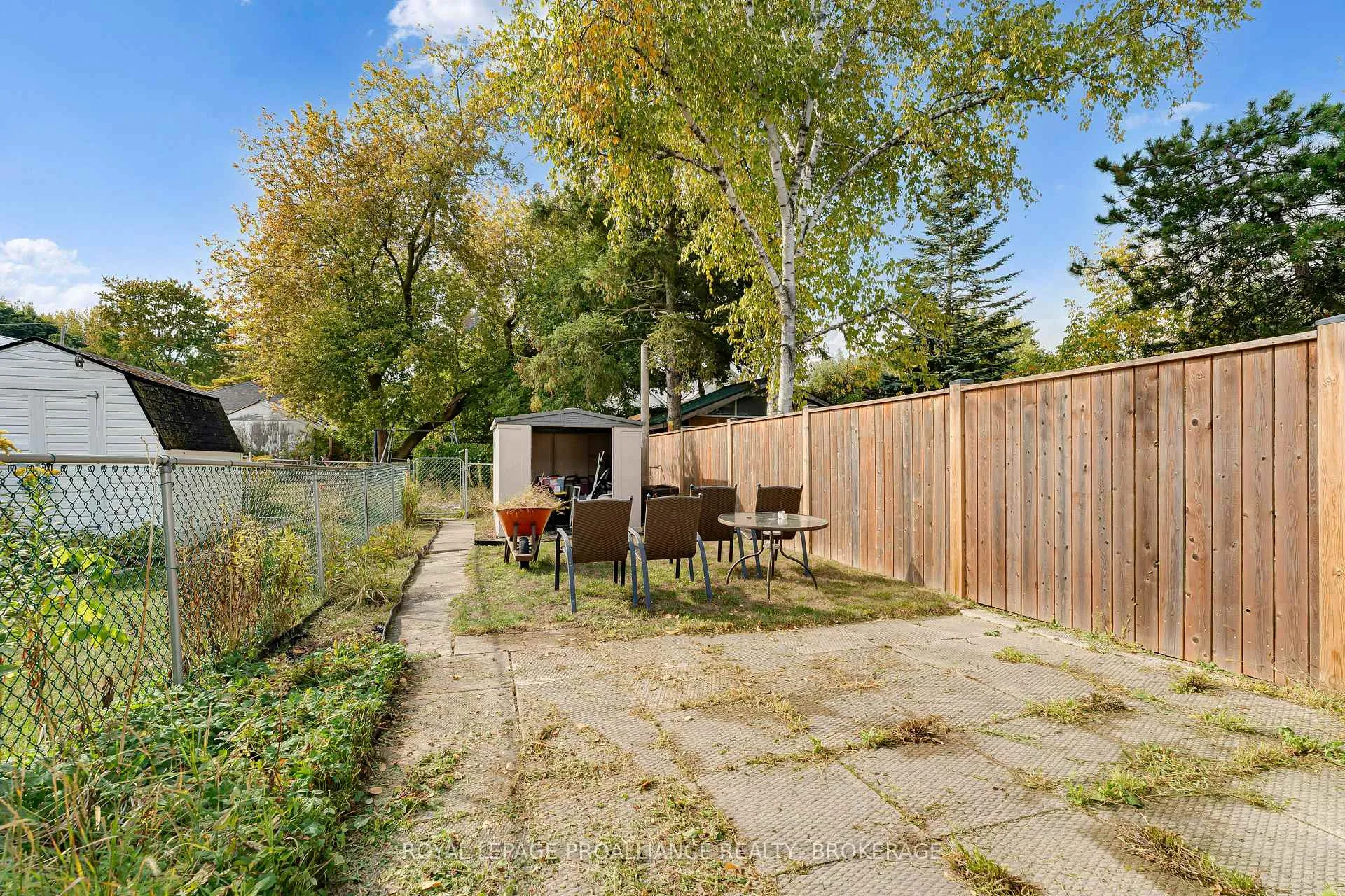 Photo 29 of 318 Sydenham Street, Kingston, East of Sir John A. Blvd — HOMEH