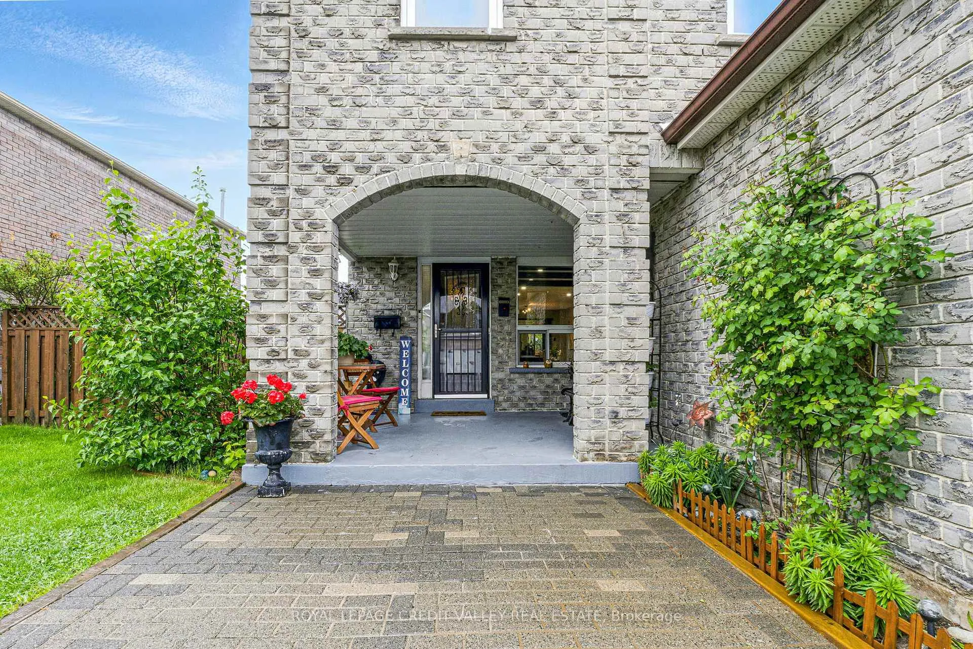 Photo 2 of 24 Sandmere Avenue, Brampton, Heart Lake West — HOMEH