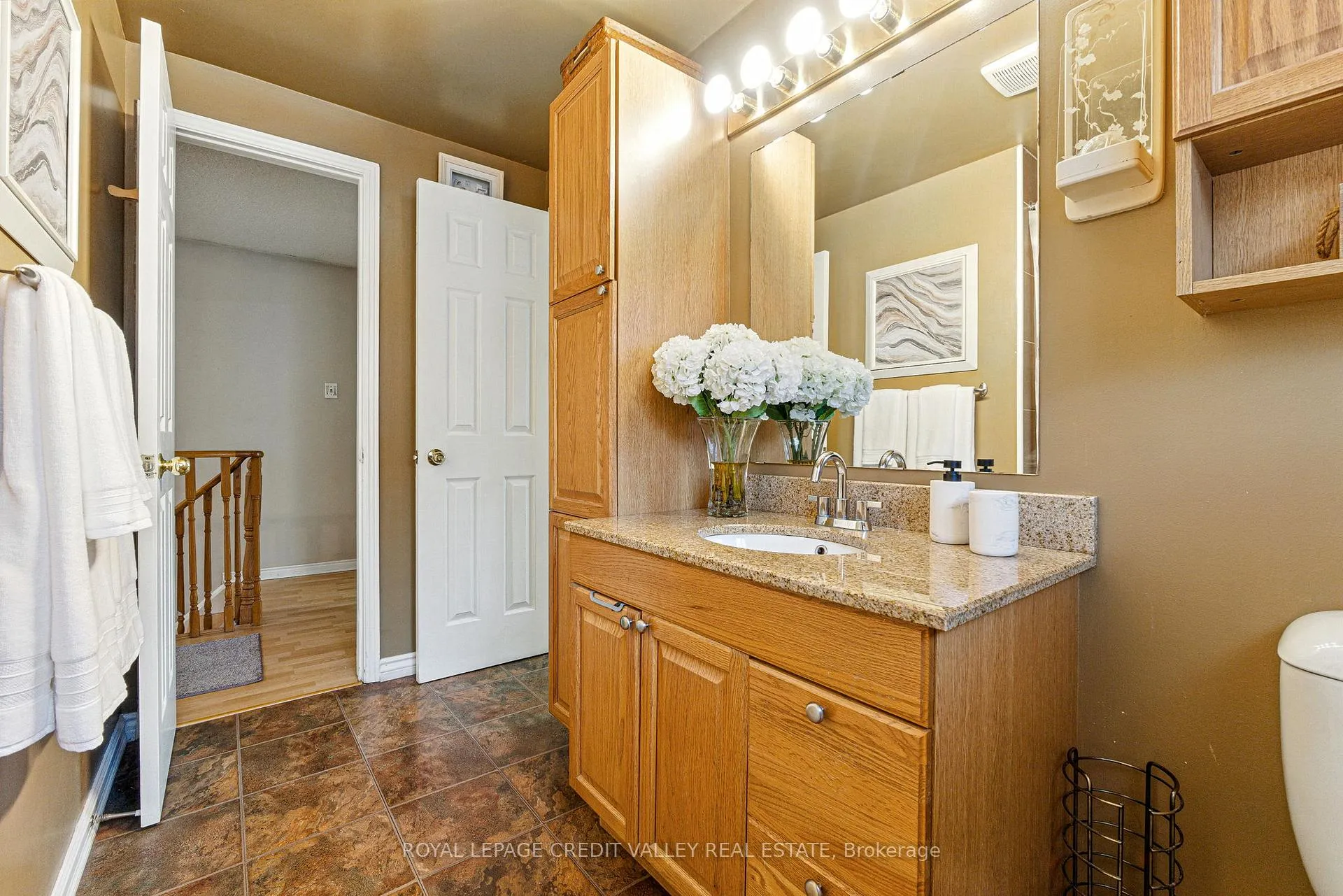 Photo 14 of 24 Sandmere Avenue, Brampton, Heart Lake West — HOMEH