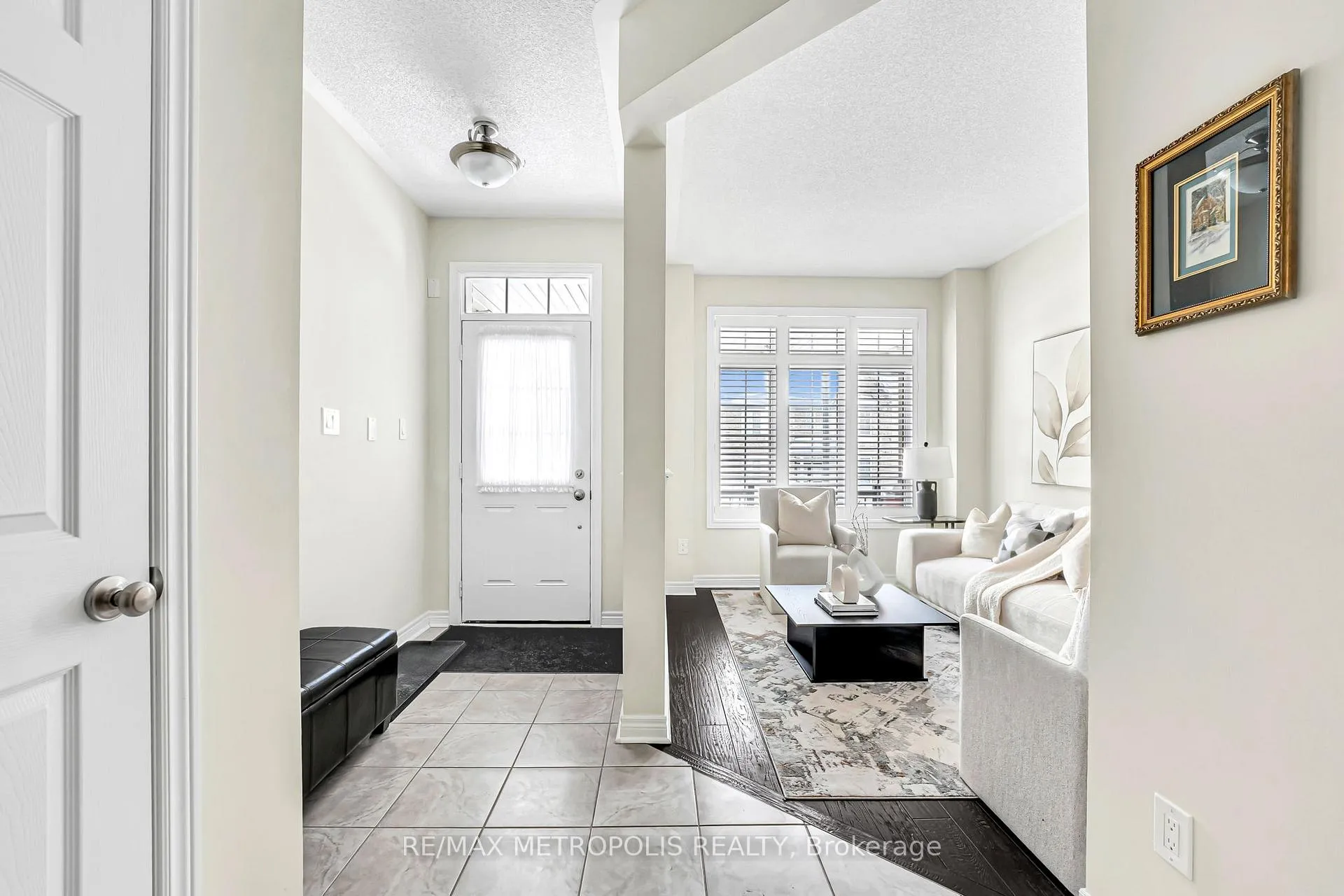 Photo 4 of 22 Bignell Crescent, Ajax, Northeast Ajax — HOMEH