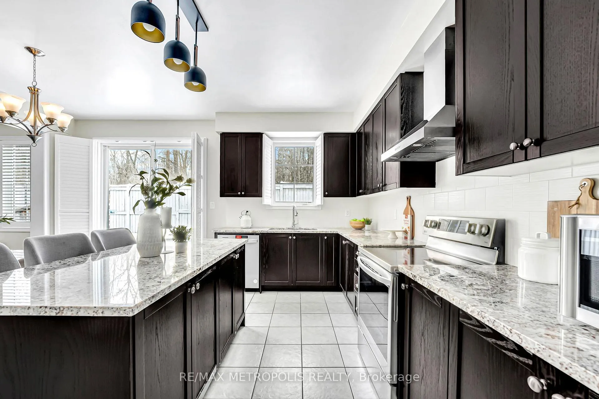 Photo 10 of 22 Bignell Crescent, Ajax, Northeast Ajax — HOMEH