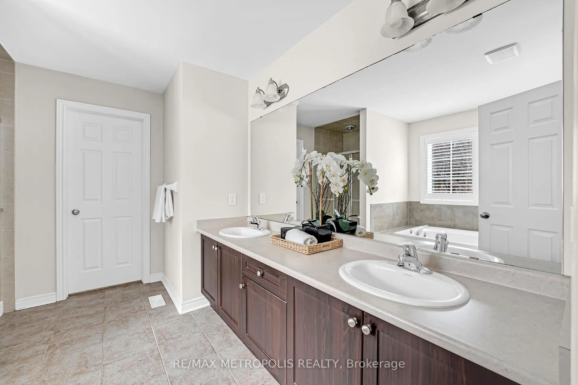 Photo 19 of 22 Bignell Crescent, Ajax, Northeast Ajax — HOMEH