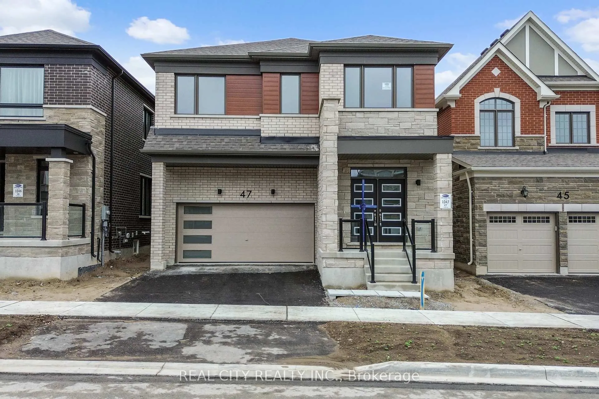 Photo 1 of 47 McBride Trail, Barrie, Rural Barrie Southeast — HOMEH