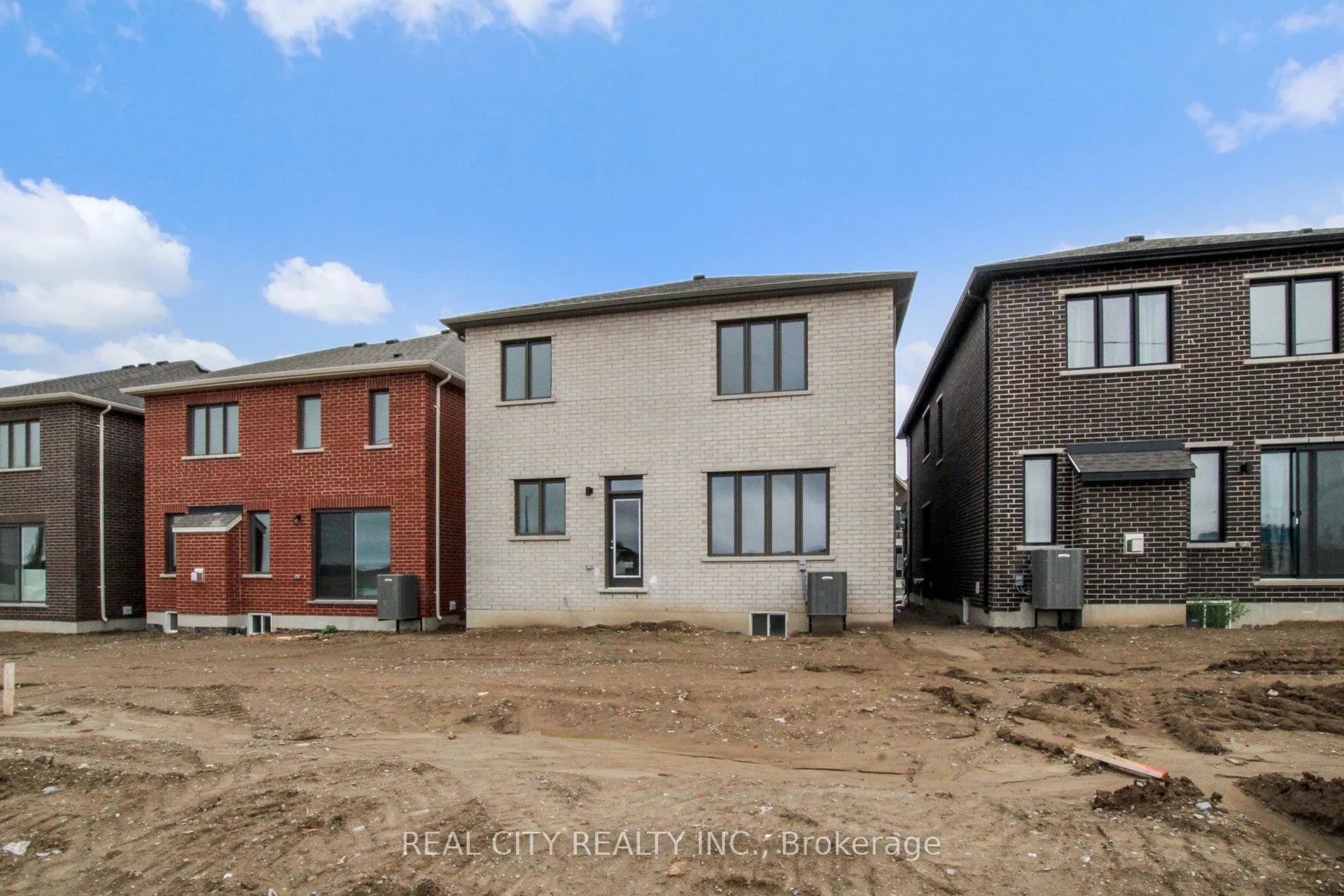 Photo 35 of 47 McBride Trail, Barrie, Rural Barrie Southeast — HOMEH