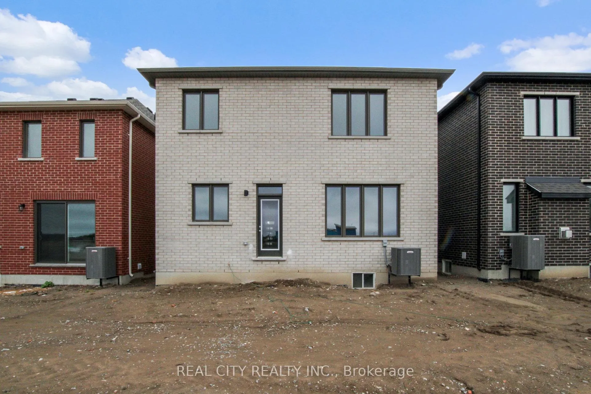 Photo 36 of 47 McBride Trail, Barrie, Rural Barrie Southeast — HOMEH