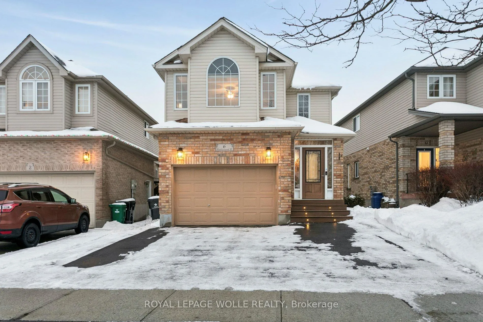 Photo 1 of 6 Heatherwood Place, Kitchener — HOMEH